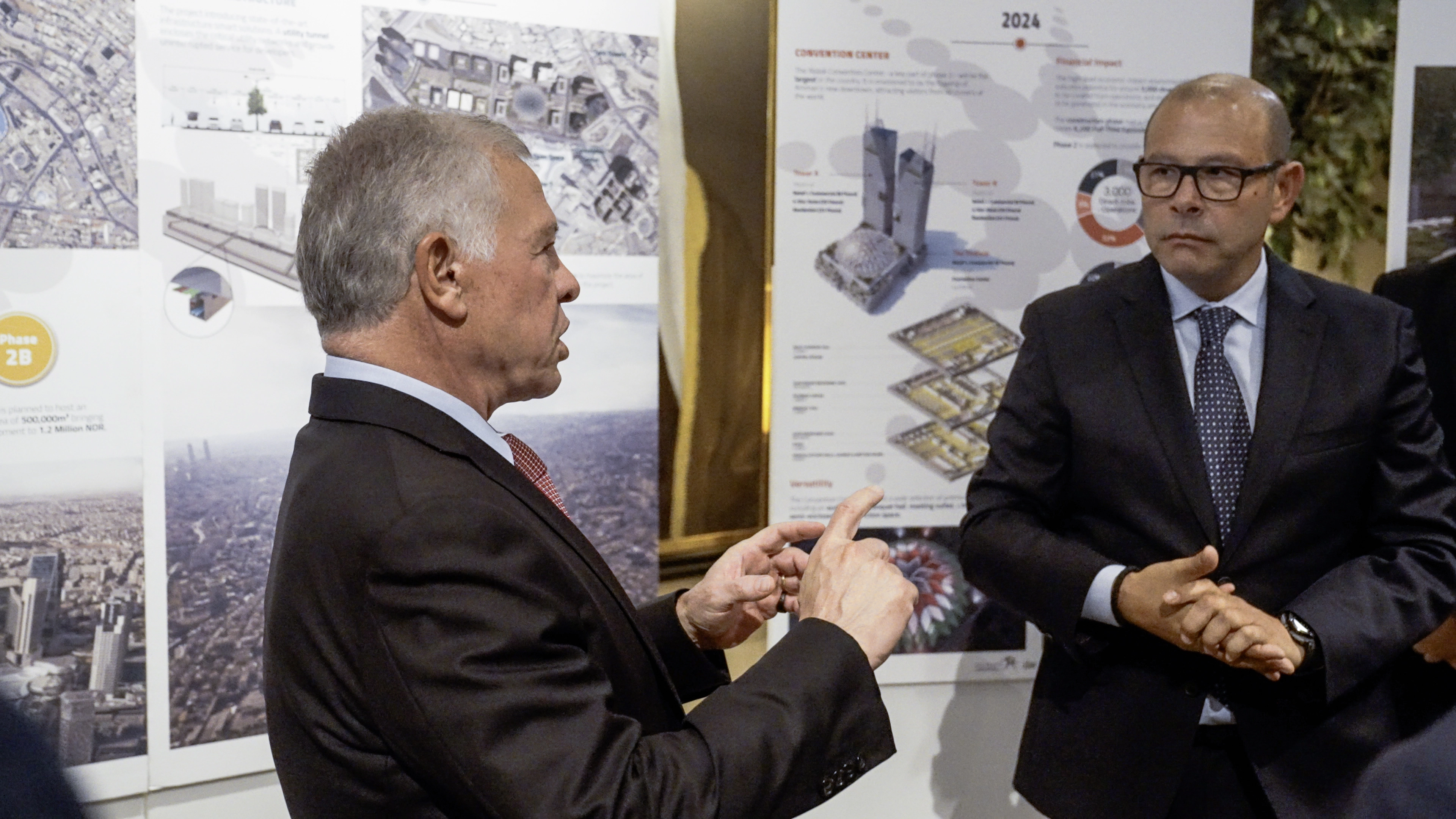 King briefed on expansion plans for Abdali project