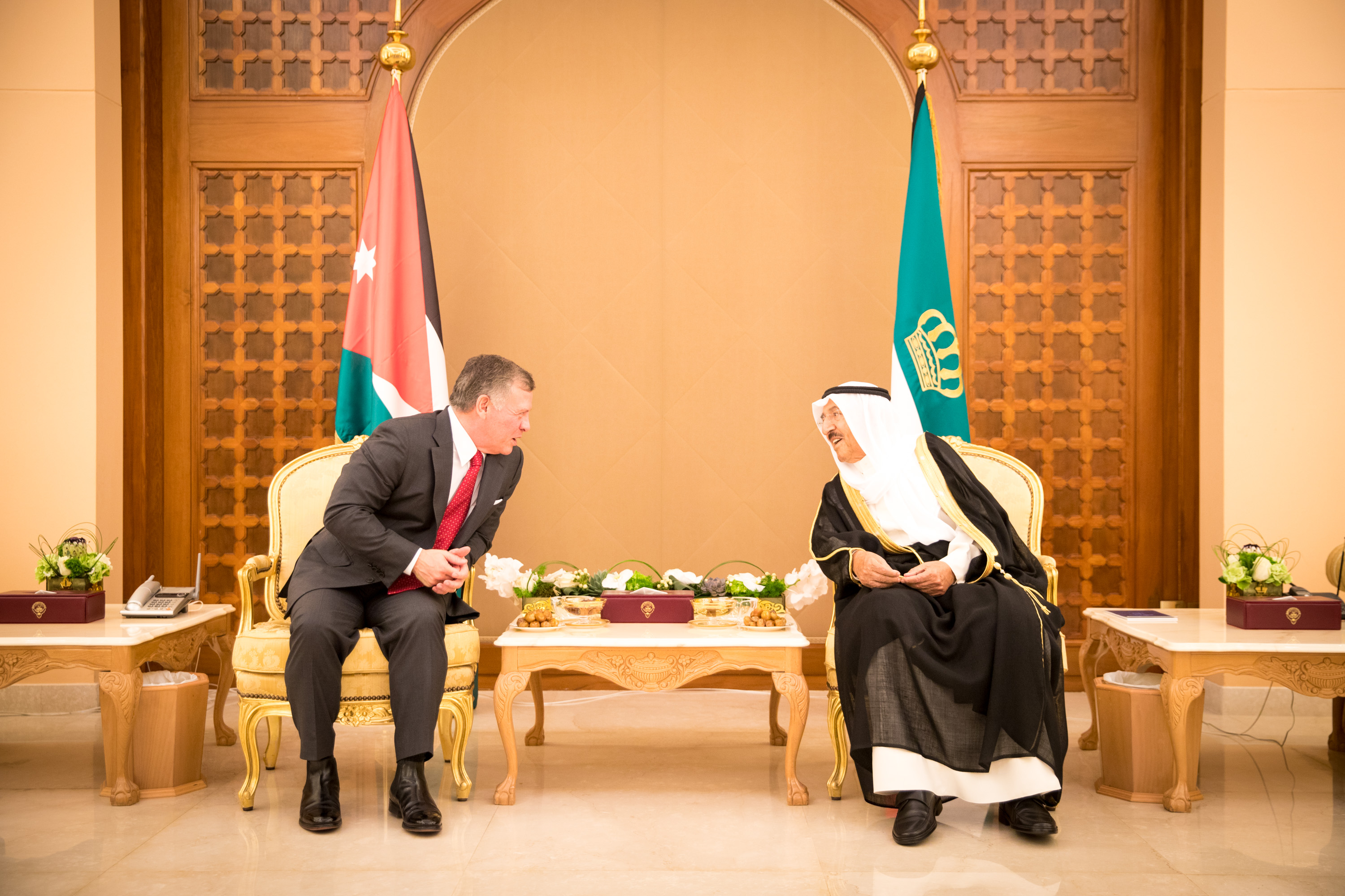 King holds talks with Kuwait emir