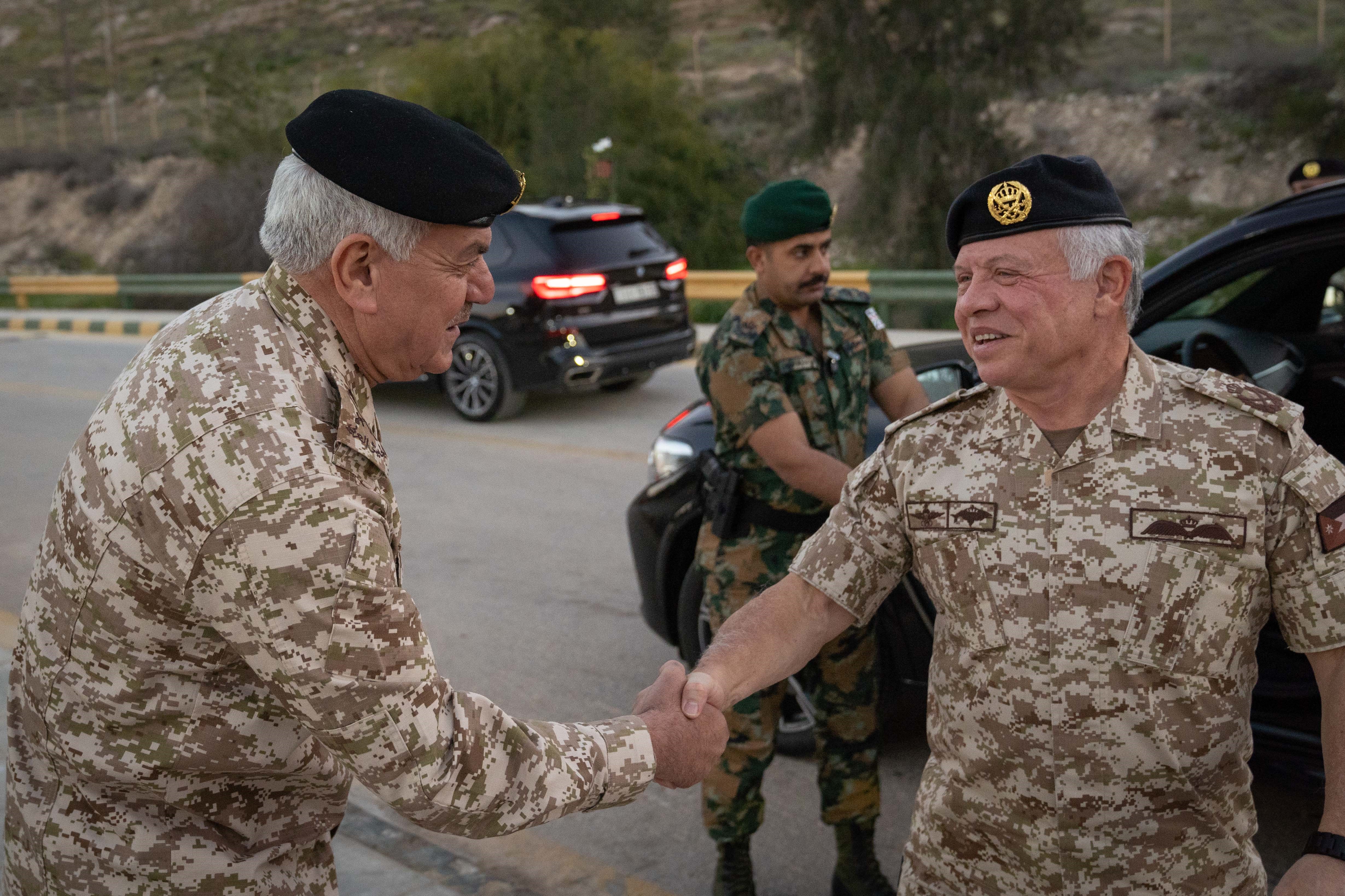 King attends iftar hosted by army