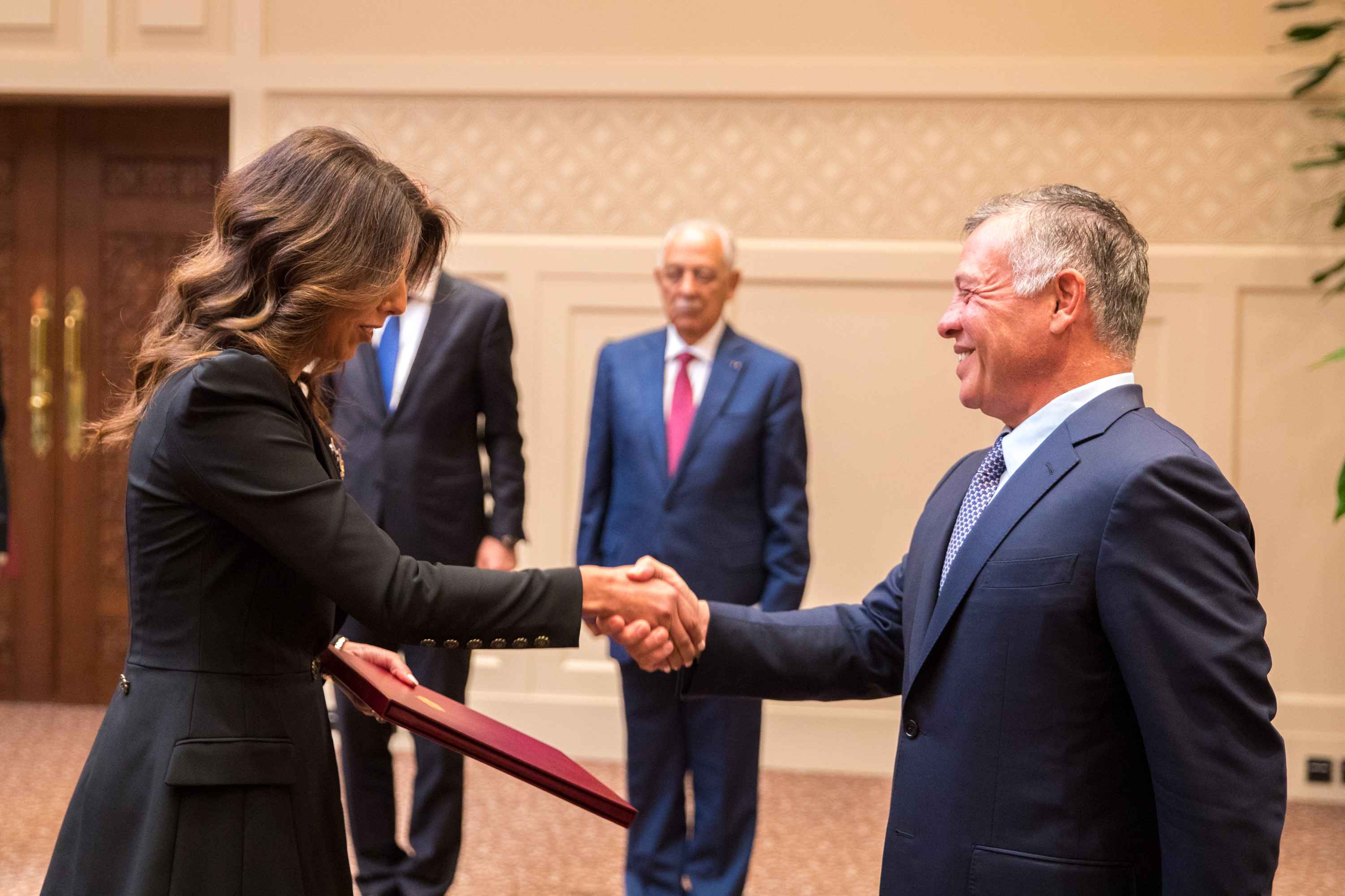 السفيران التل والحديد يؤديان اليمين القانونية أمام الملك
