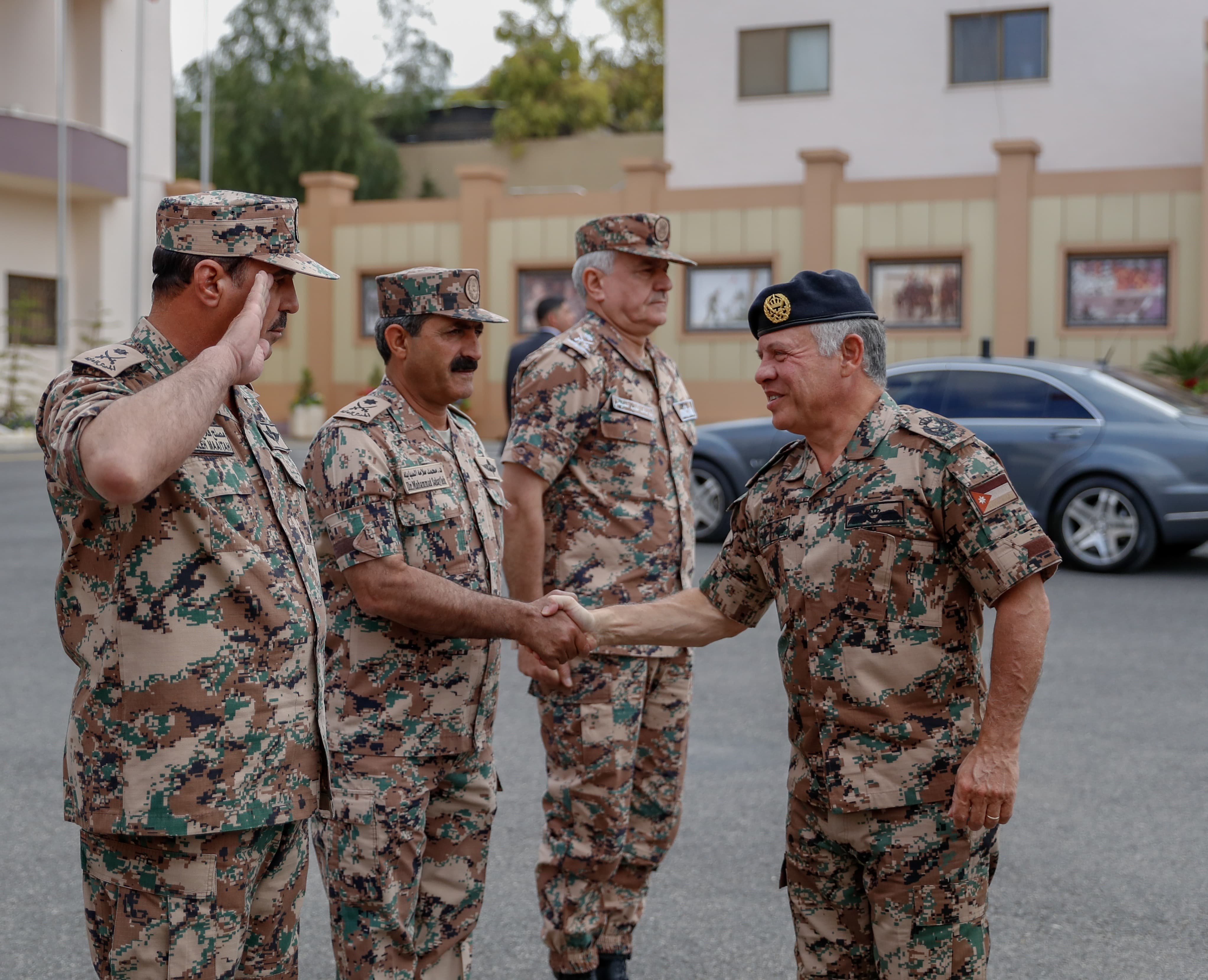 القائد الأعلى يزور القيادة العامة للقوات المسلحة