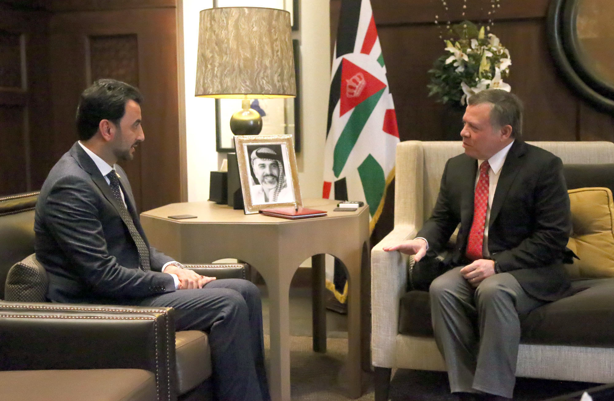 King receives Iraqi Minister of Youth and Sports
