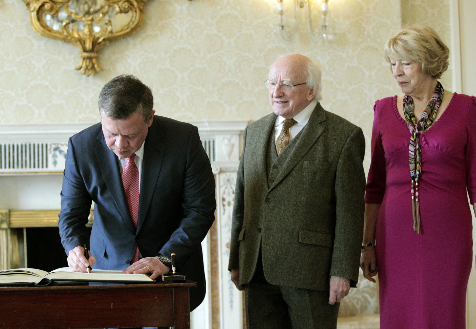 King meets Ireland president
