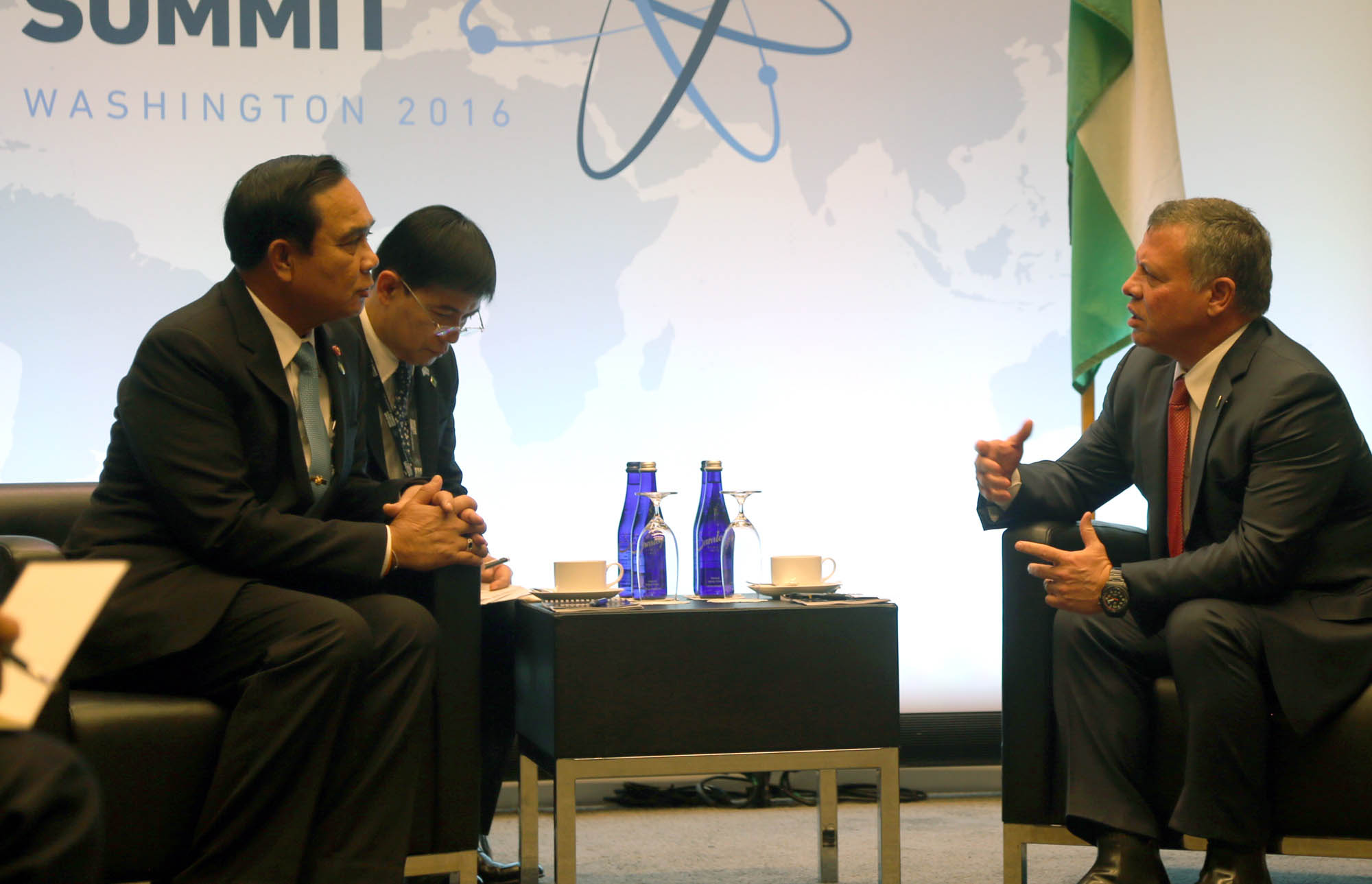 King holds talks with world leaders at the sidelines of nuclear summit
