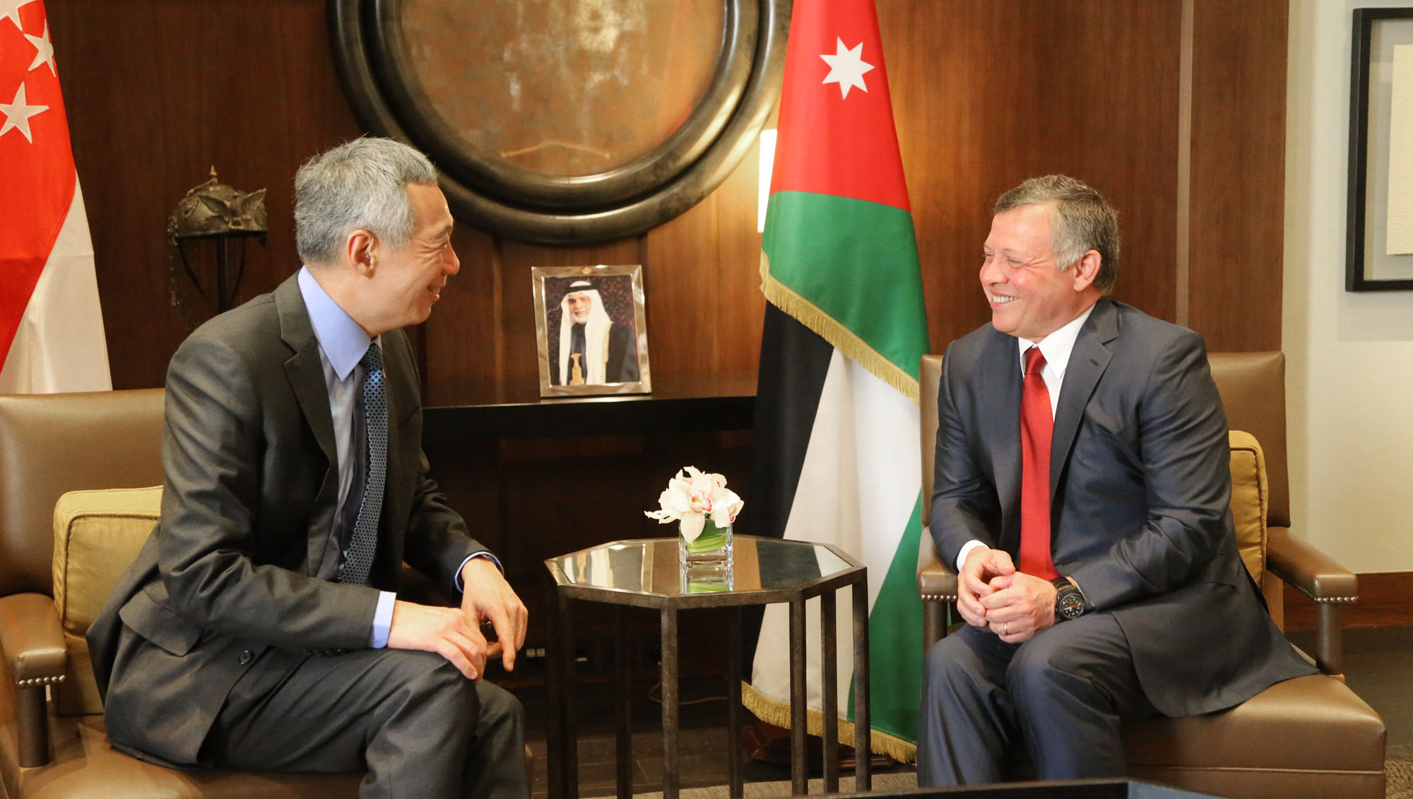 King seeks expanding relations with Singapore