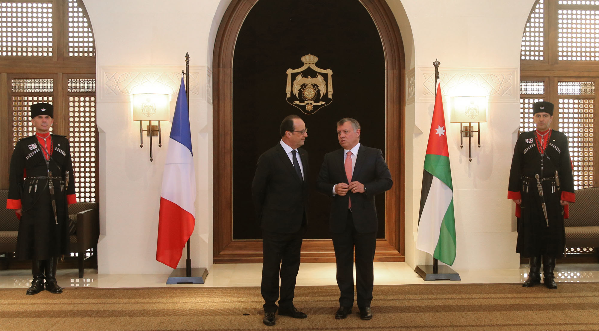 King, Hollande discuss ties, anti-terror efforts