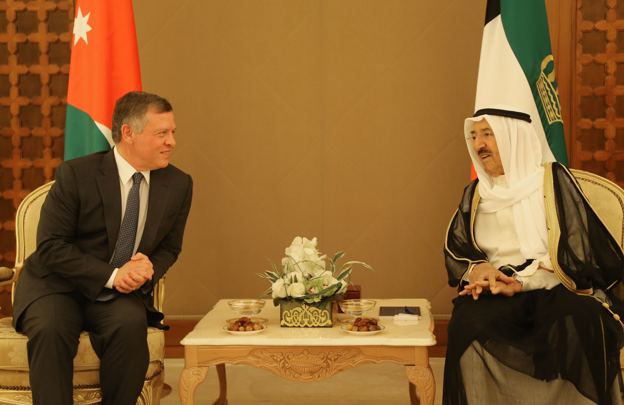 King holds summit meeting with the Amir of Kuwait