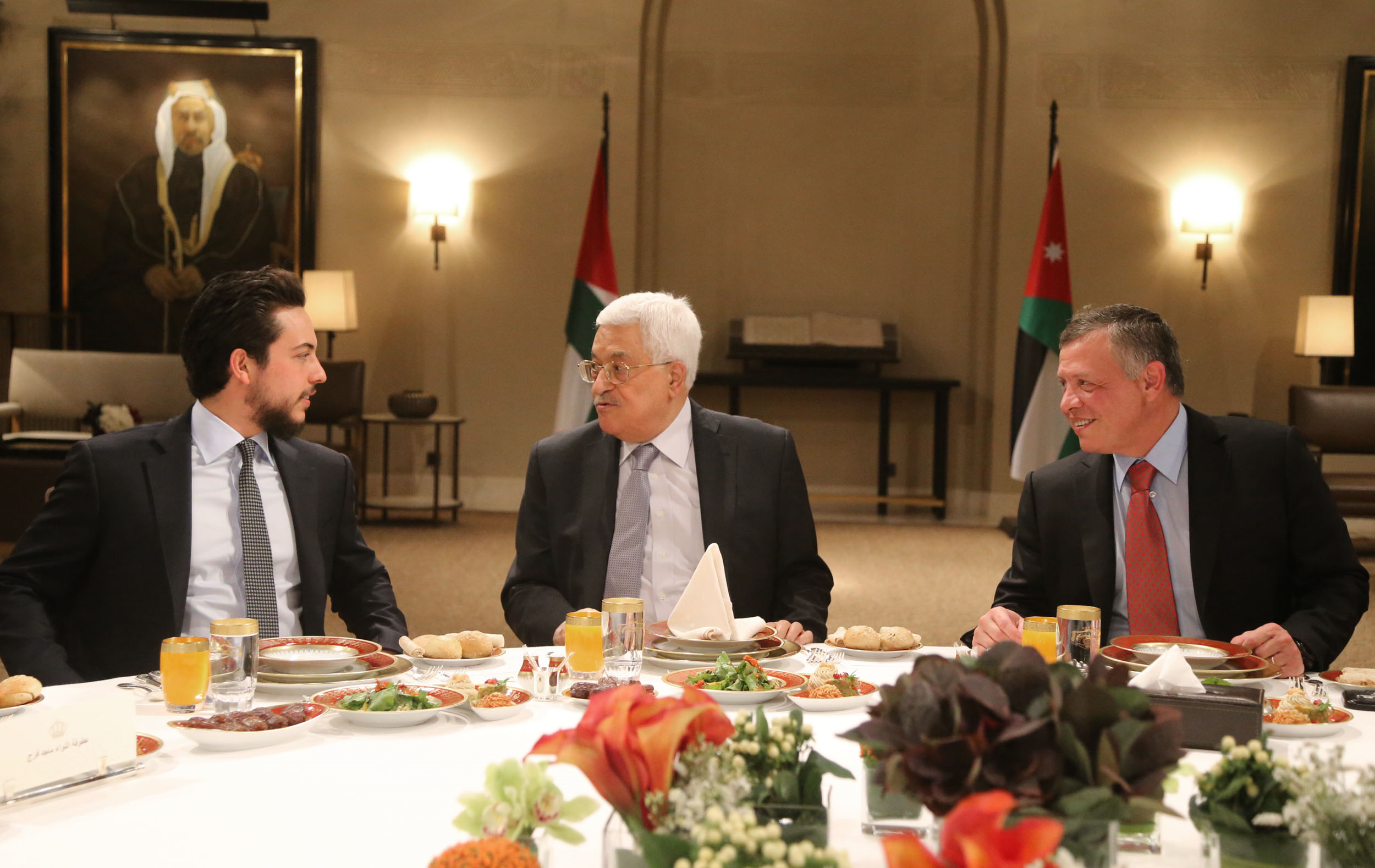 King, Abbas discuss ways to push forward peace process