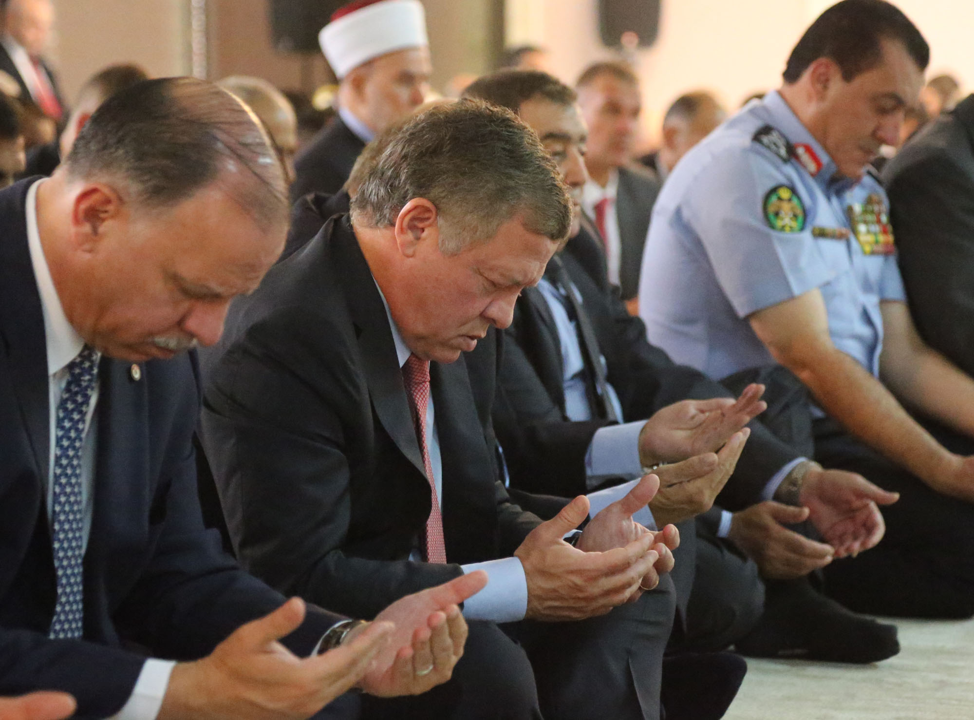 King performs Eid prayer
