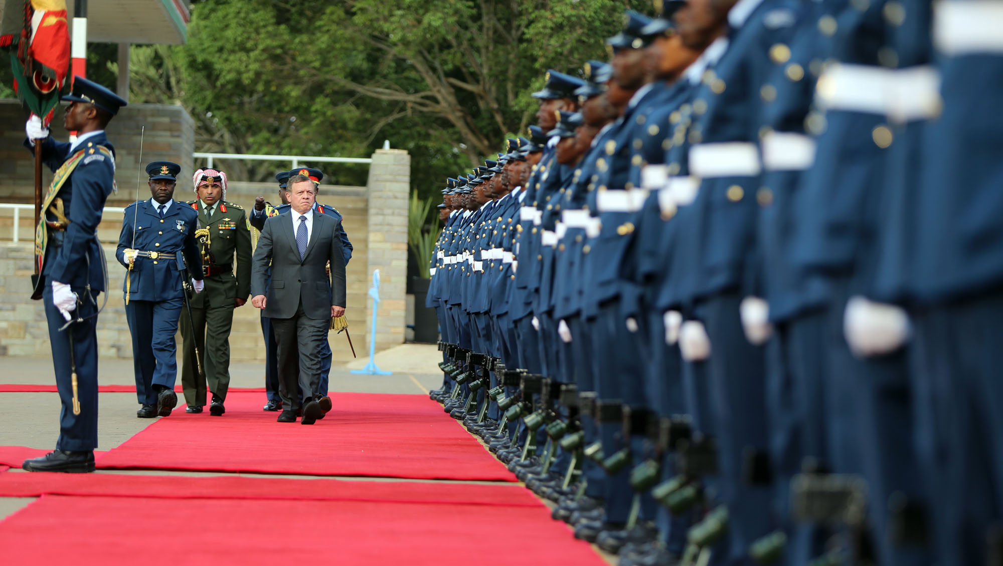 King, Kenyan president hold talks