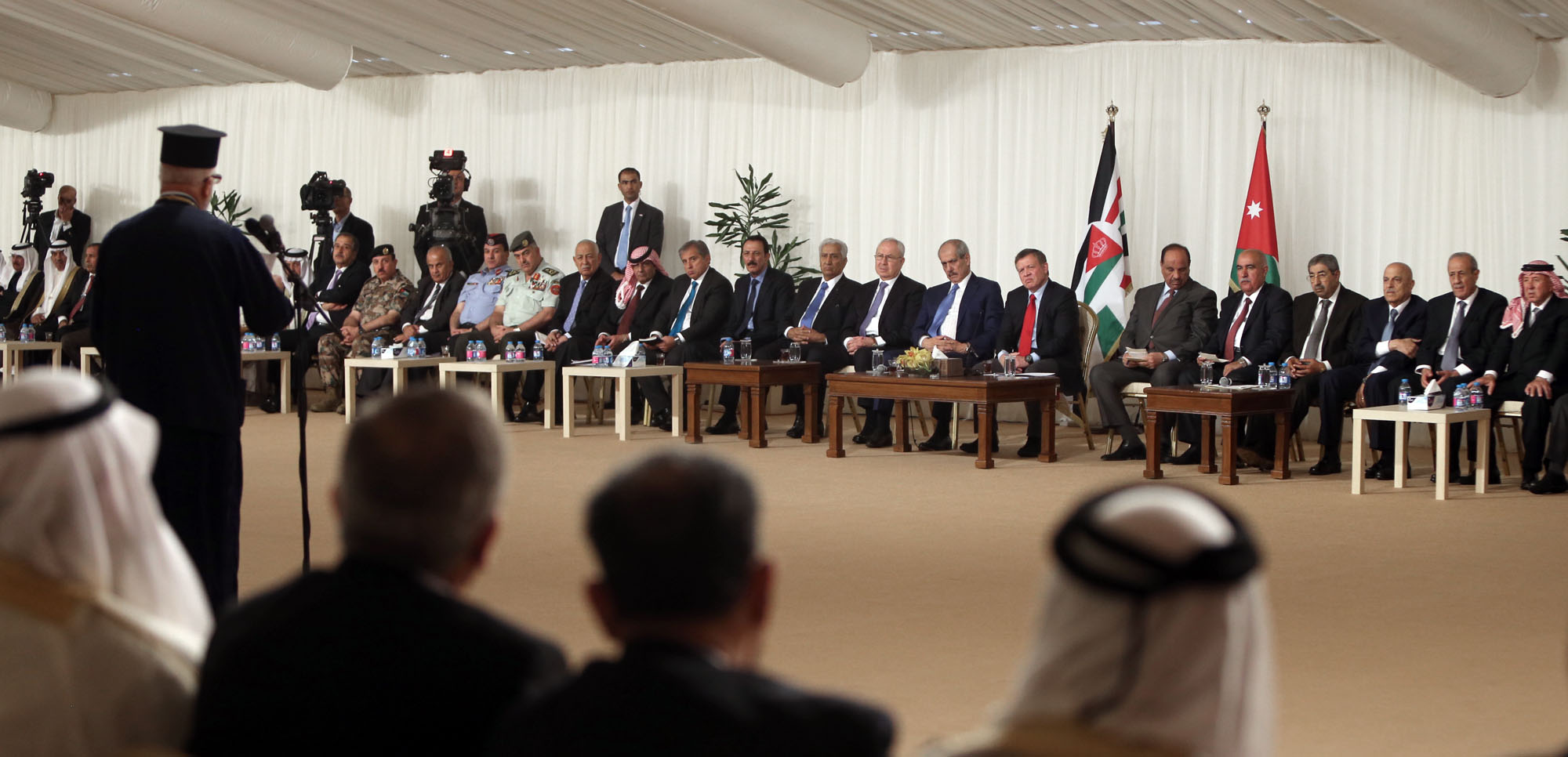 King: meets Balqa Governorate notables