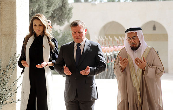 King, Queen visit tomb of King Hussein