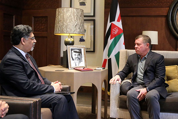 King meets University of Texas at Arlington president