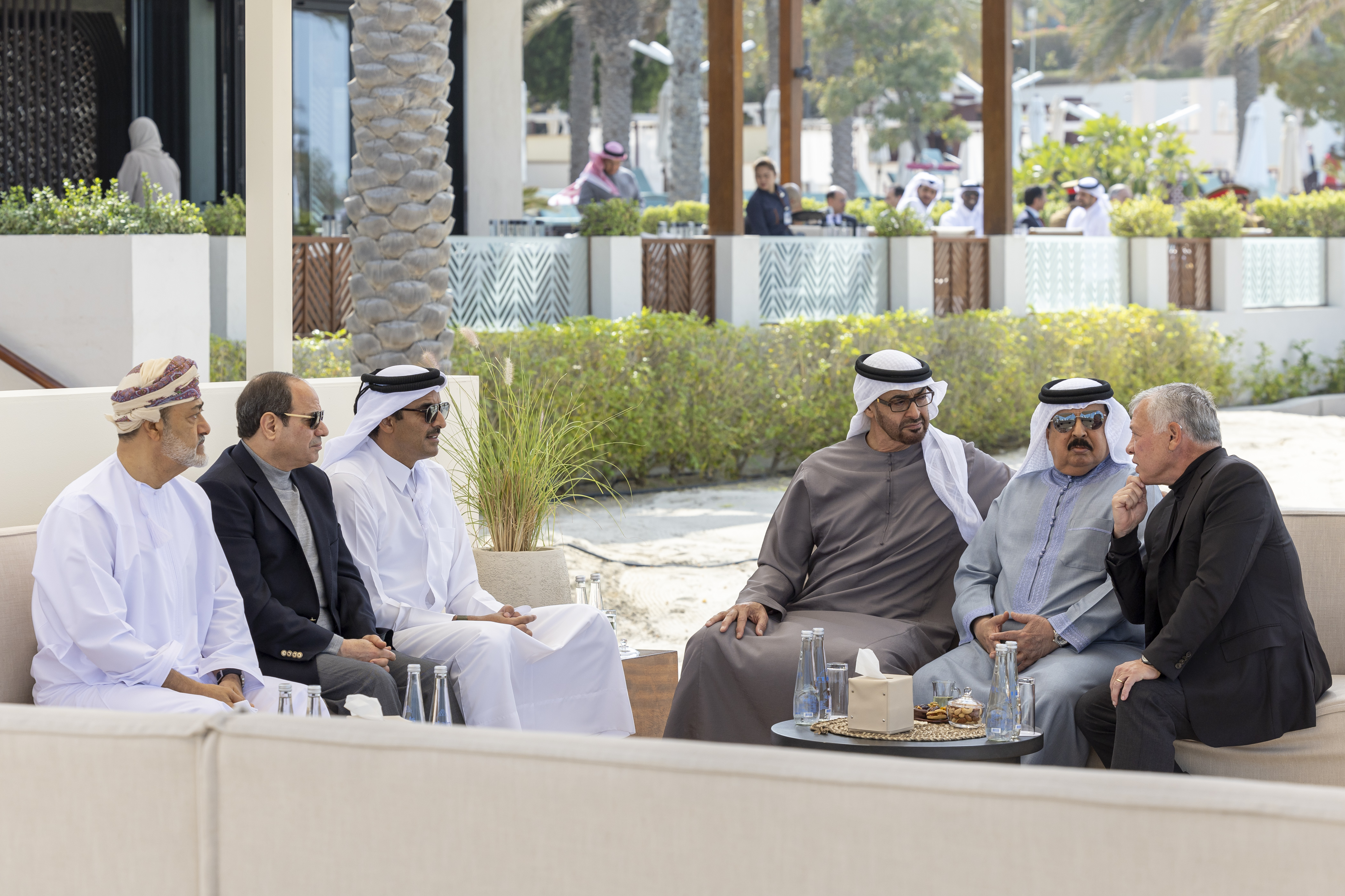 King participates in consultative meeting with Arab leaders in Abu Dhabi