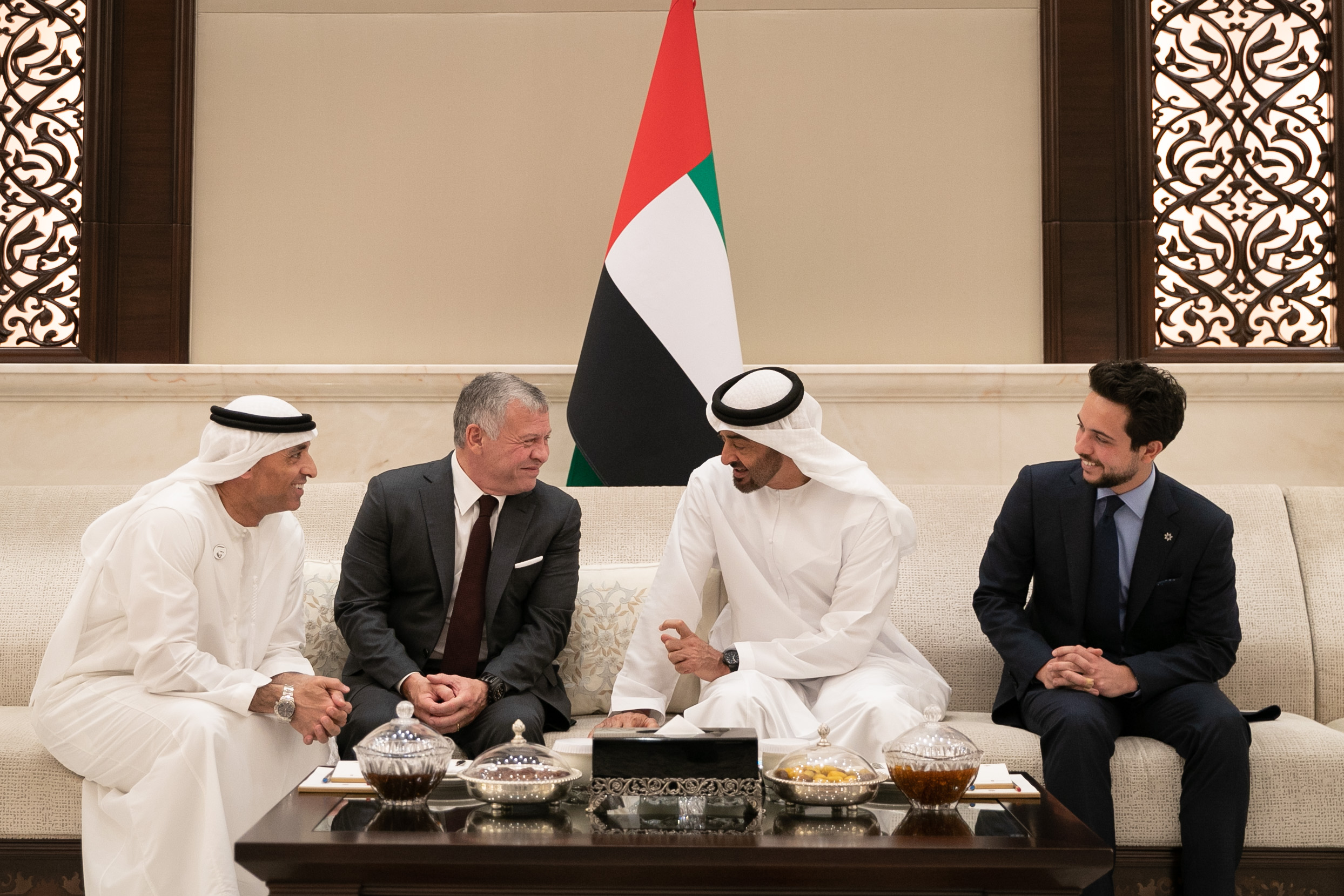 الملك وولي عهد أبو ظبي يؤكدان اعتزازهما بمستوى العلاقات المتينة الأردنية الإماراتية