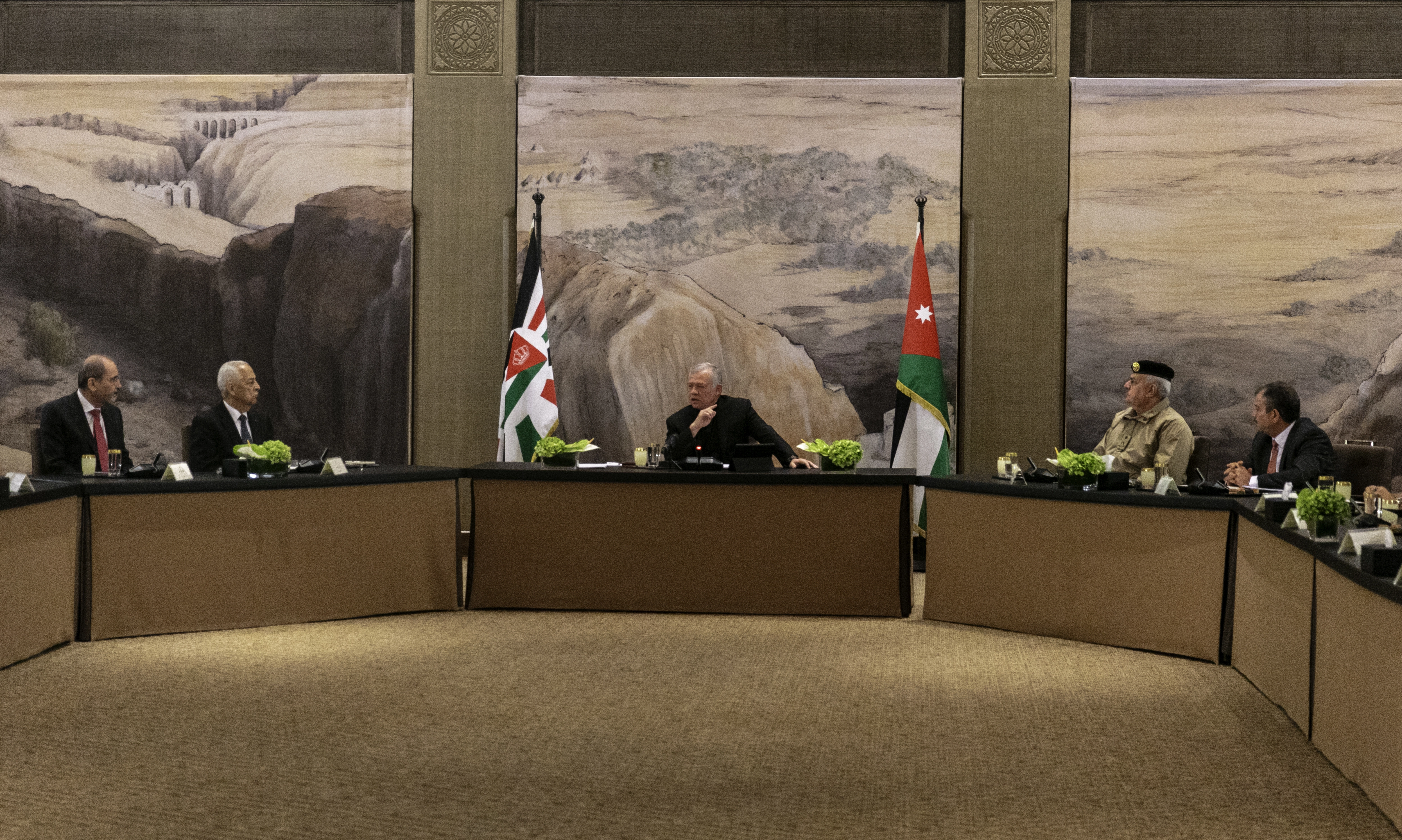 King says there will be no solution to Palestinian issue at Jordan&rsquo;s expense