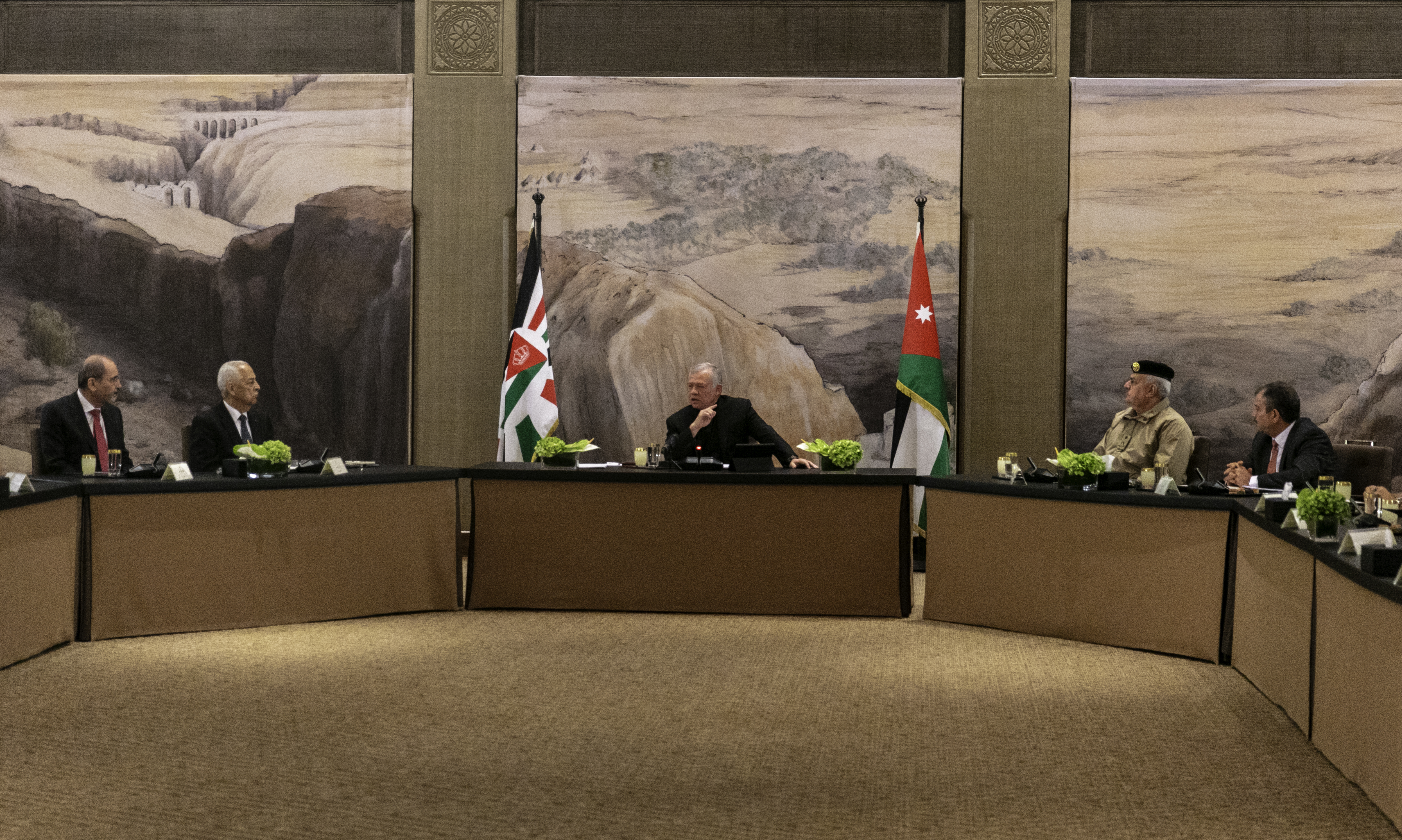 King says there will be no solution to Palestinian issue at Jordan&rsquo;s expense