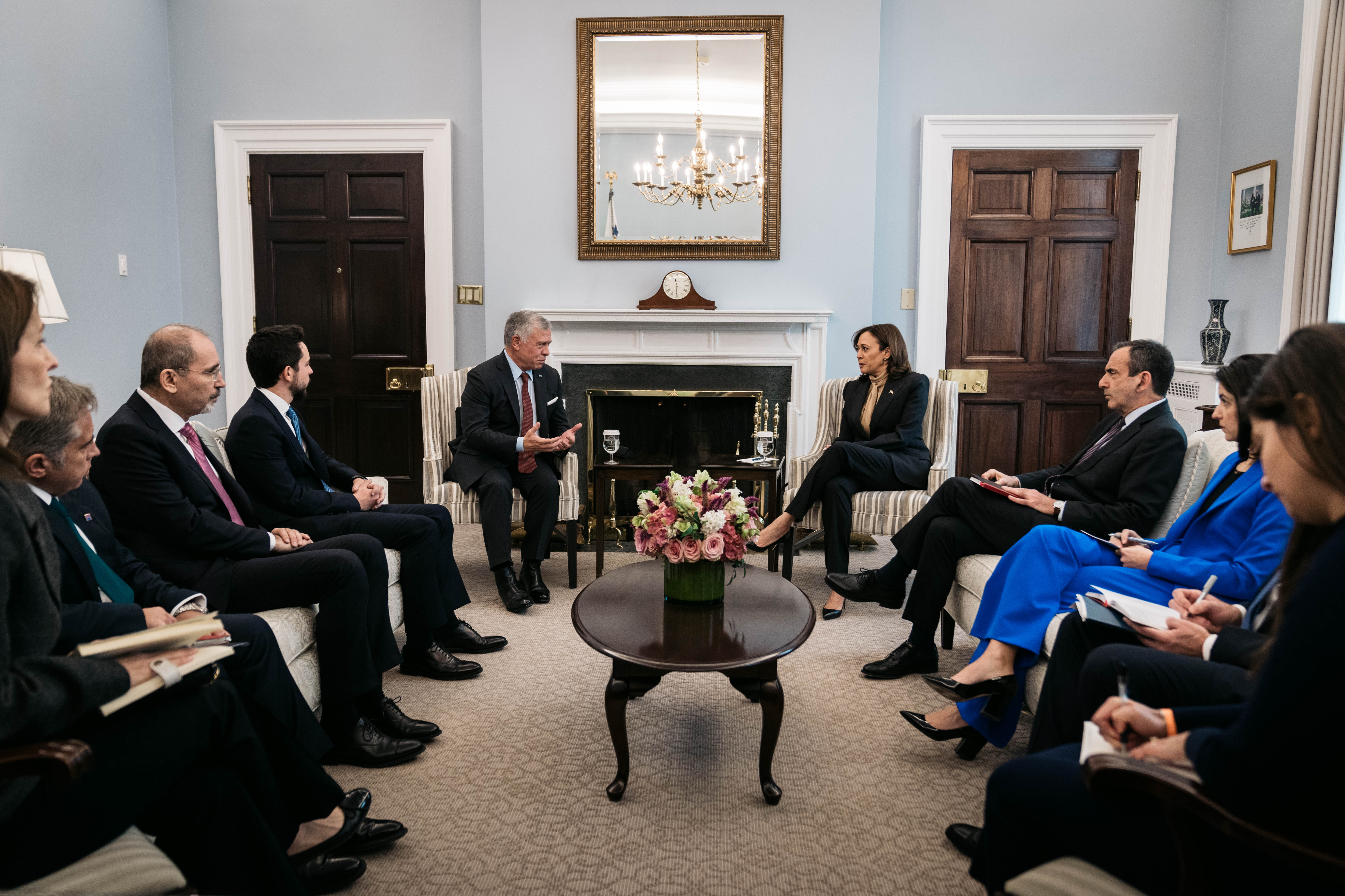 King holds talks with US VP