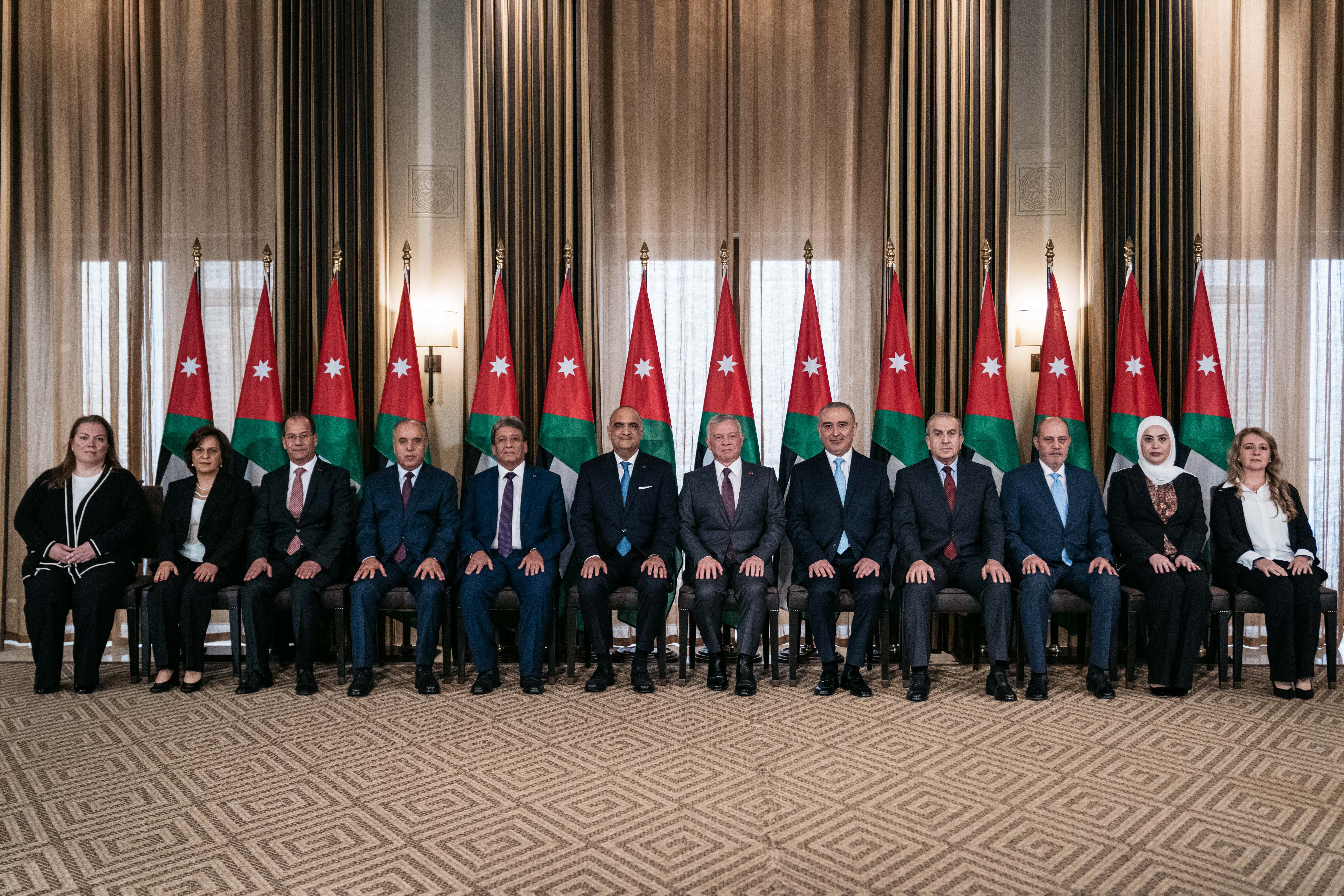Royal Decree approves reshuffle of PM Khasawneh&rsquo;s Cabinet