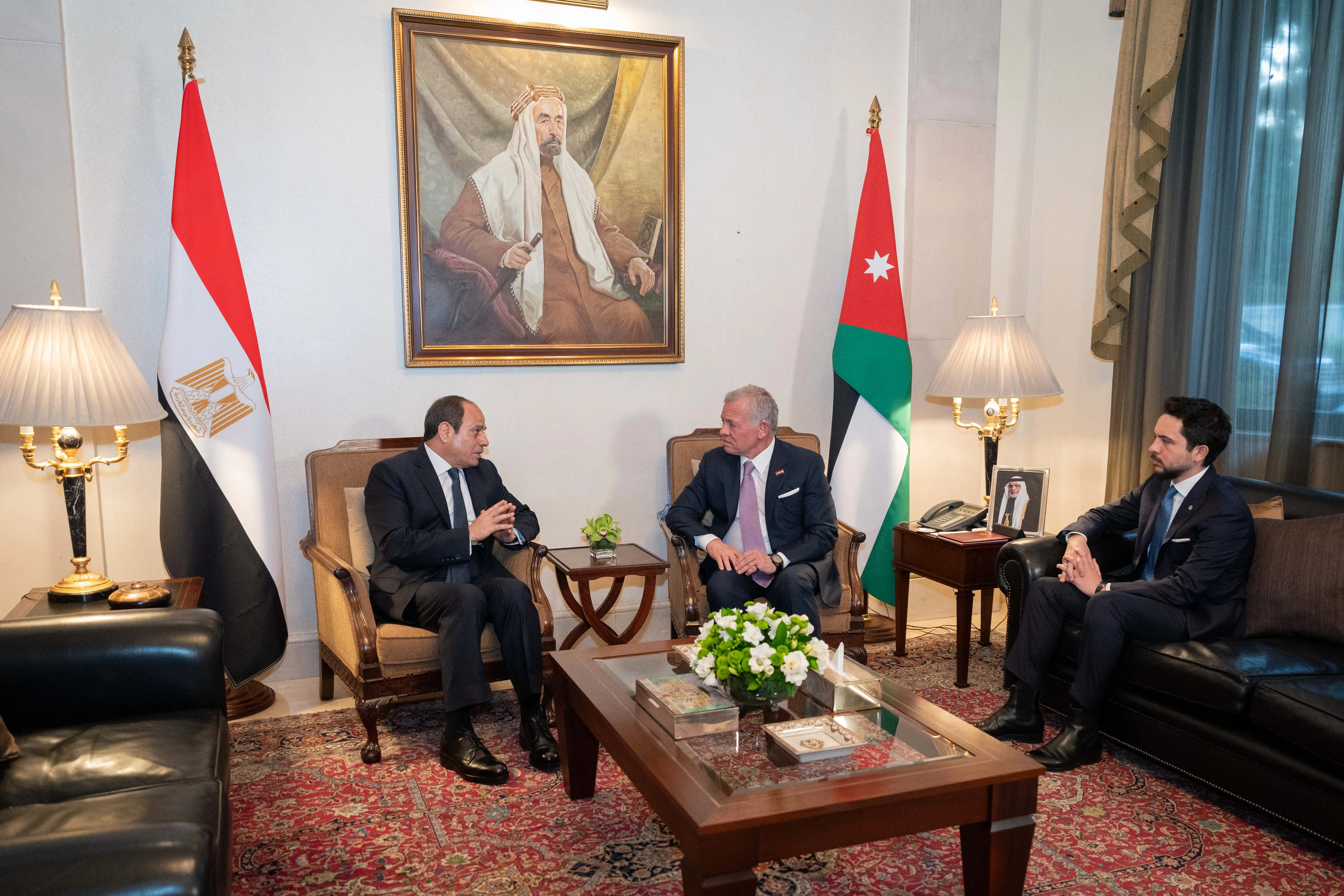 الملك والرئيس المصري يؤكدان ضرورة التوصل لهدنة إنسانية ووقف شامل لإطلاق النار في غزة