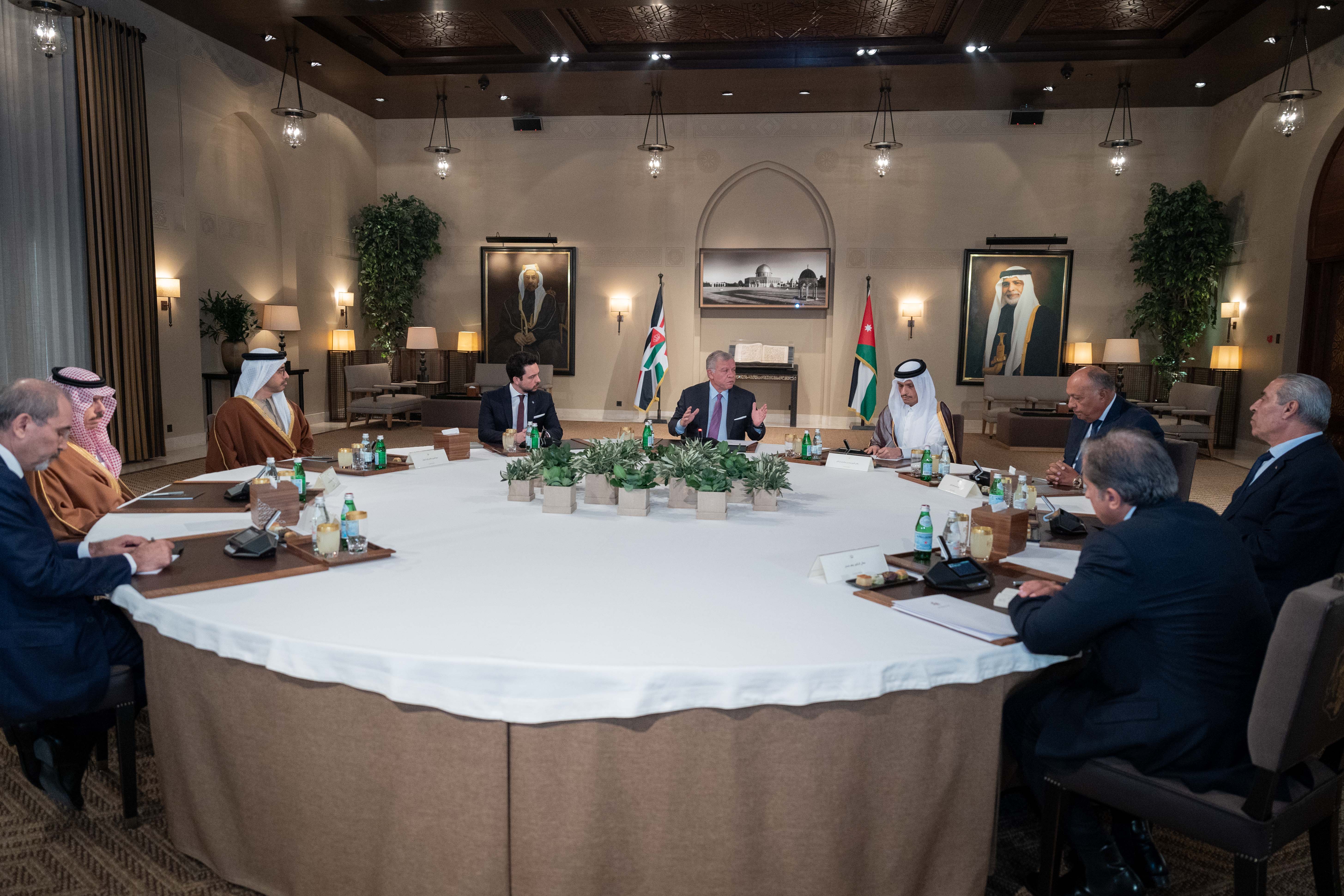 King receives Arab FMs, urges unity in addressing international community on Gaza