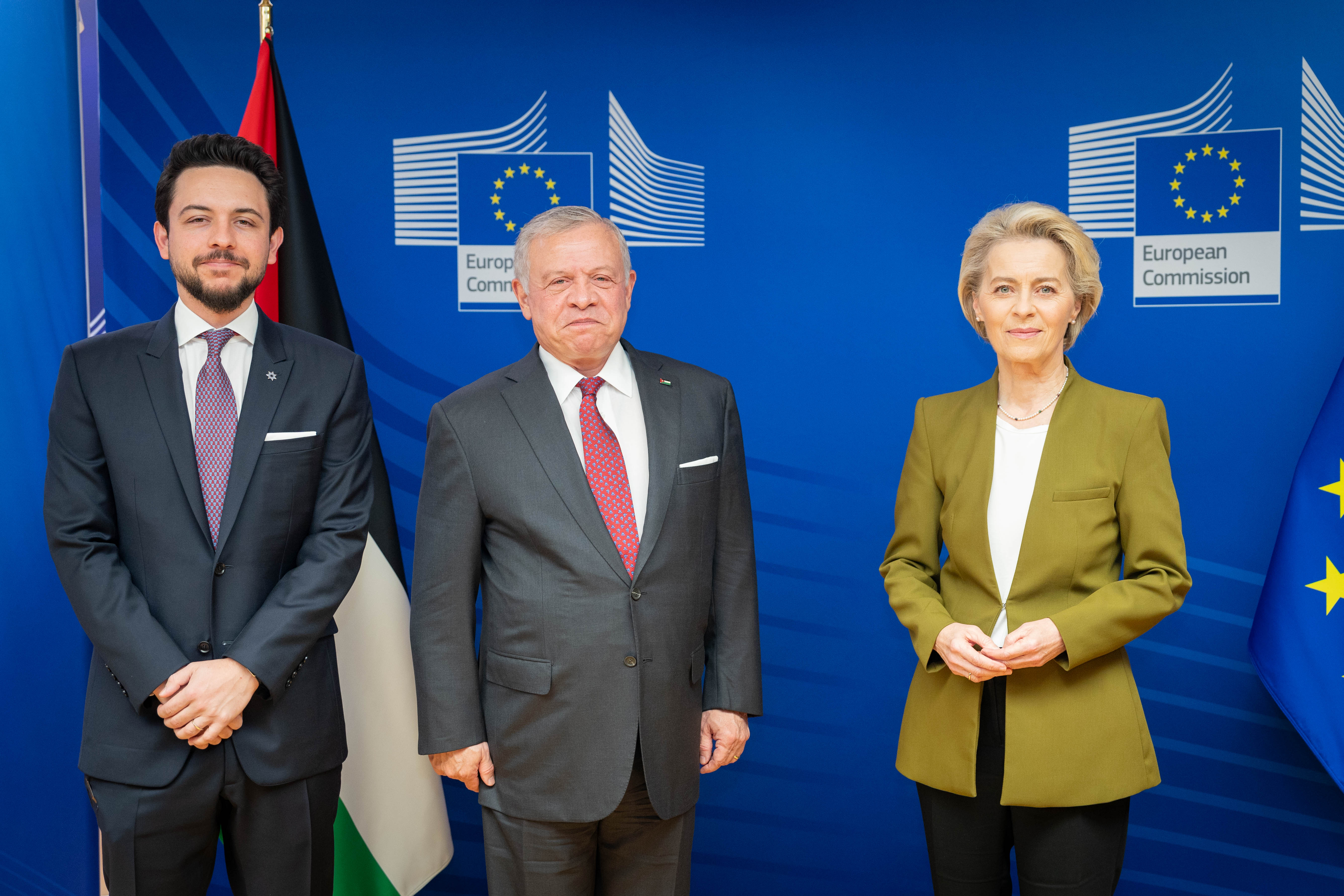 الملك يؤكد لرئيسة المفوضية الأوروبية ضرورة العمل لوقف إطلاق النار في غزة 