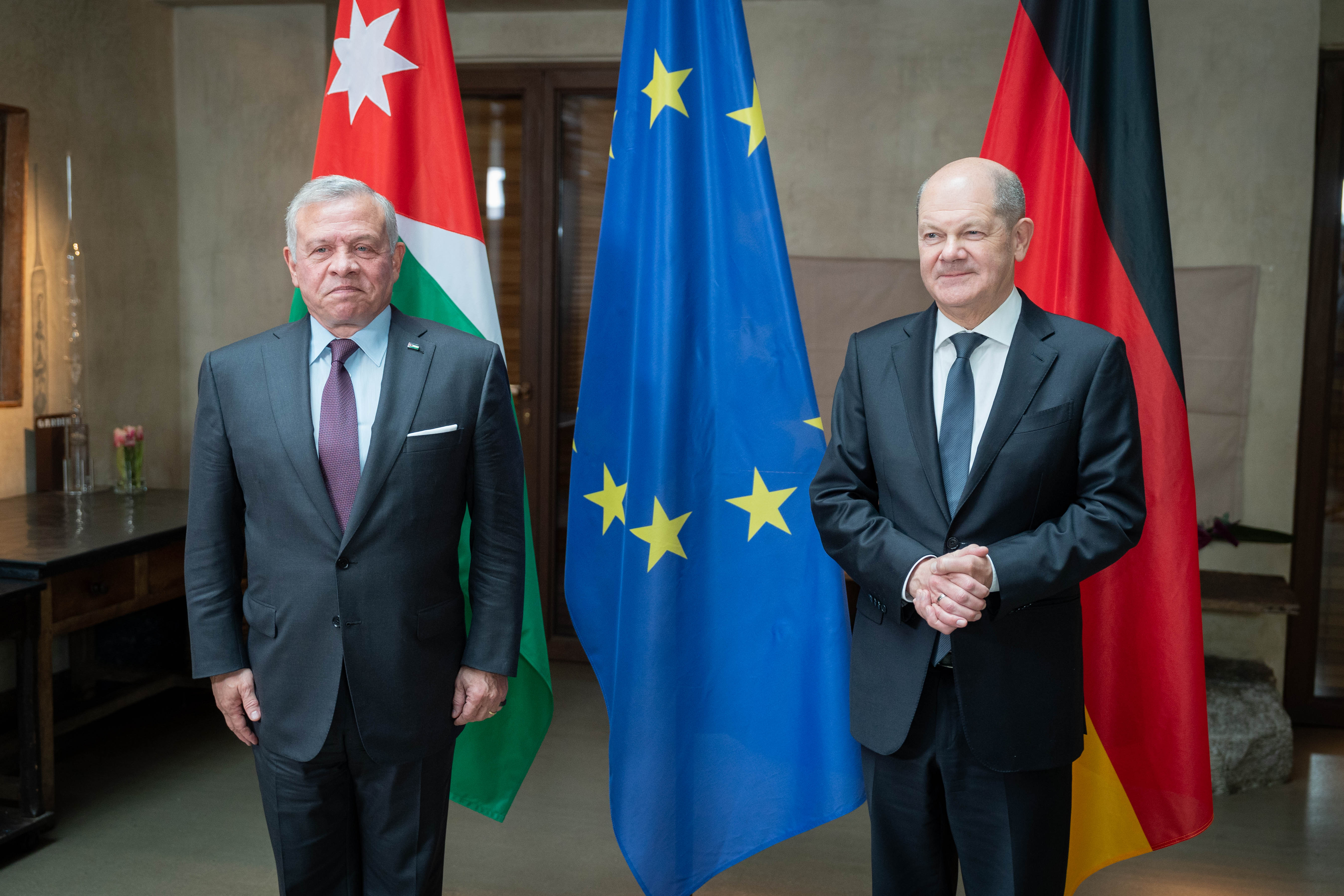 King meets German chancellor, urges stepping up international efforts to impose Gaza ceasefire