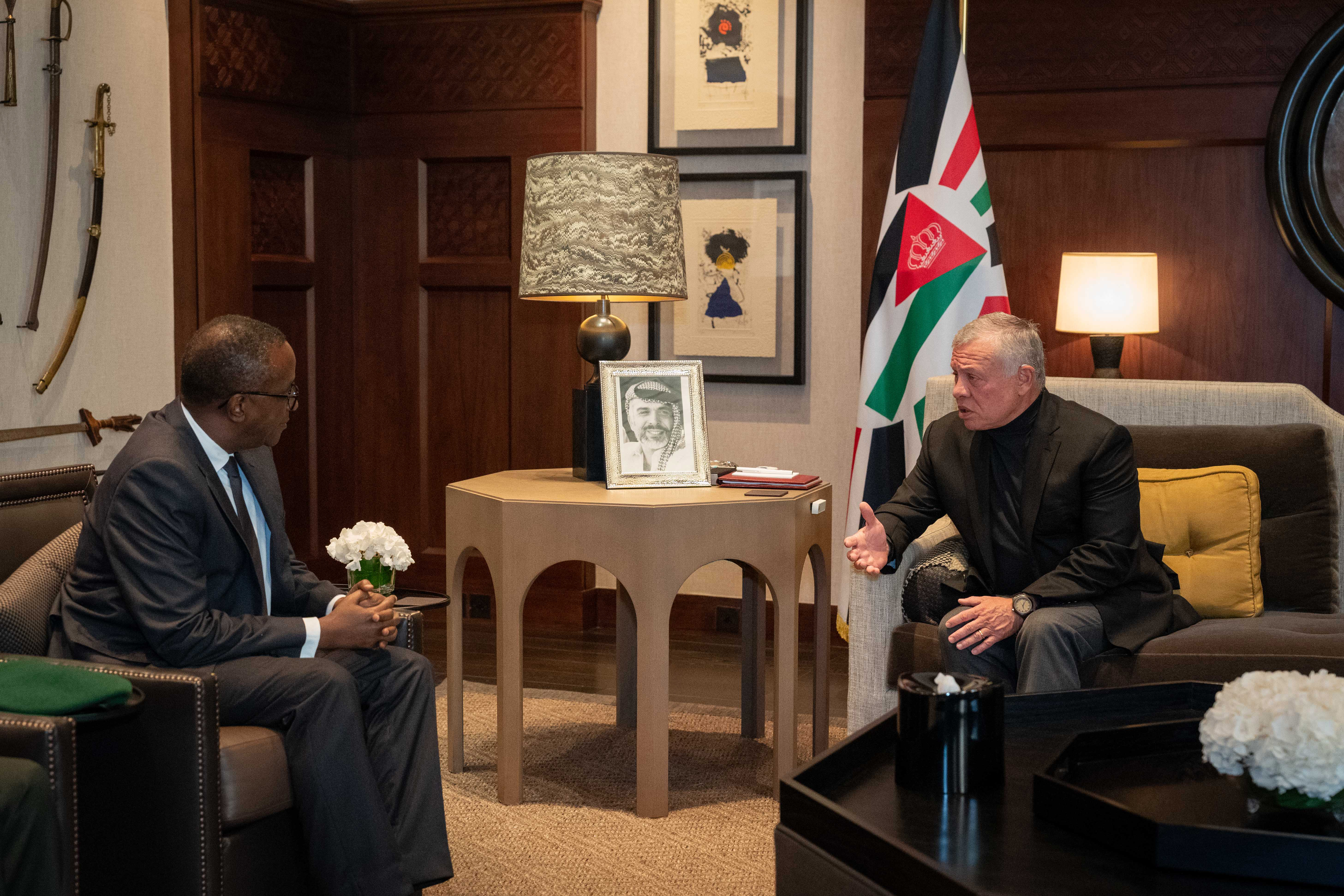 King receives Rwanda FM