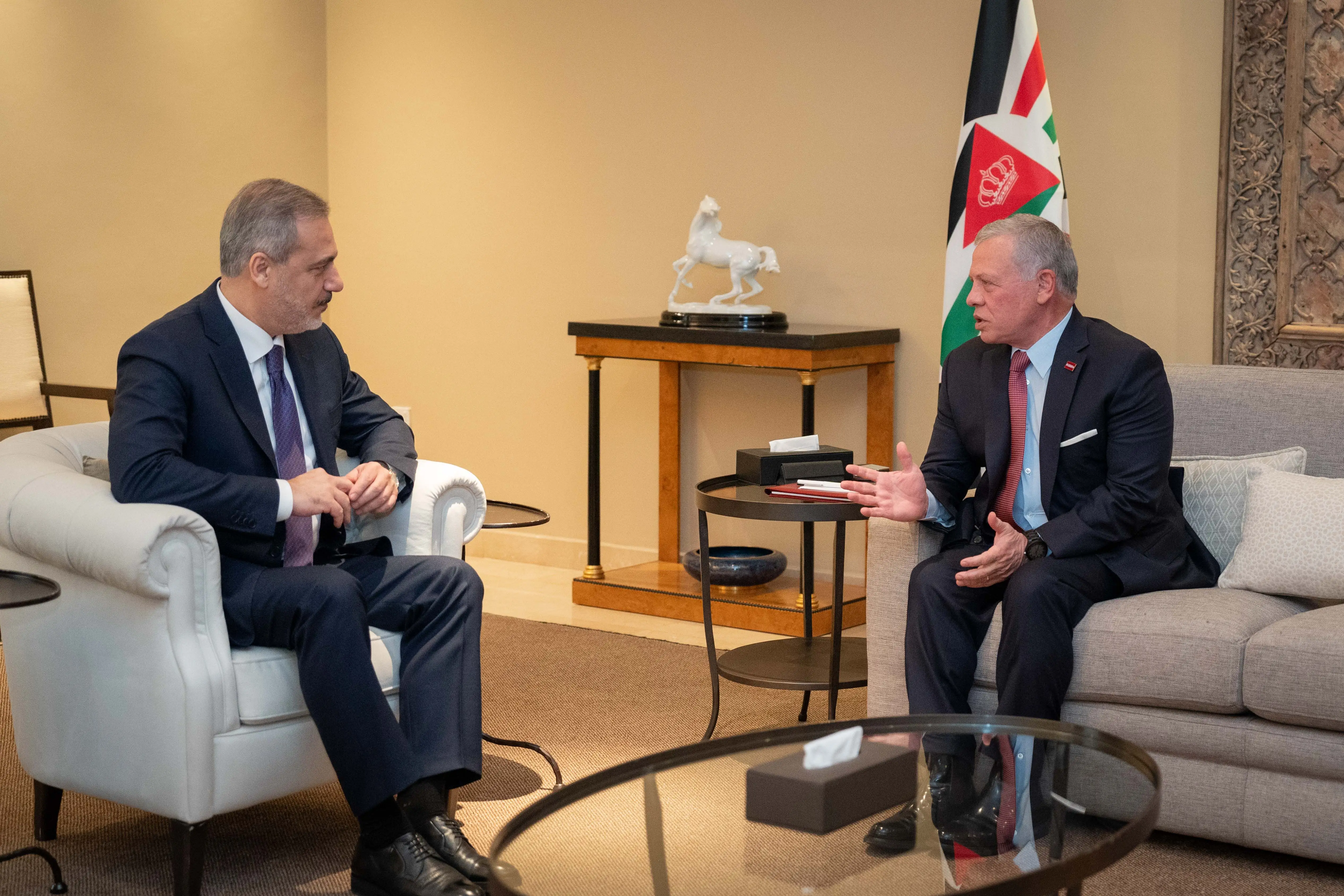 King receives T&uuml;rkiye FM, urges immediate ceasefire in Gaza