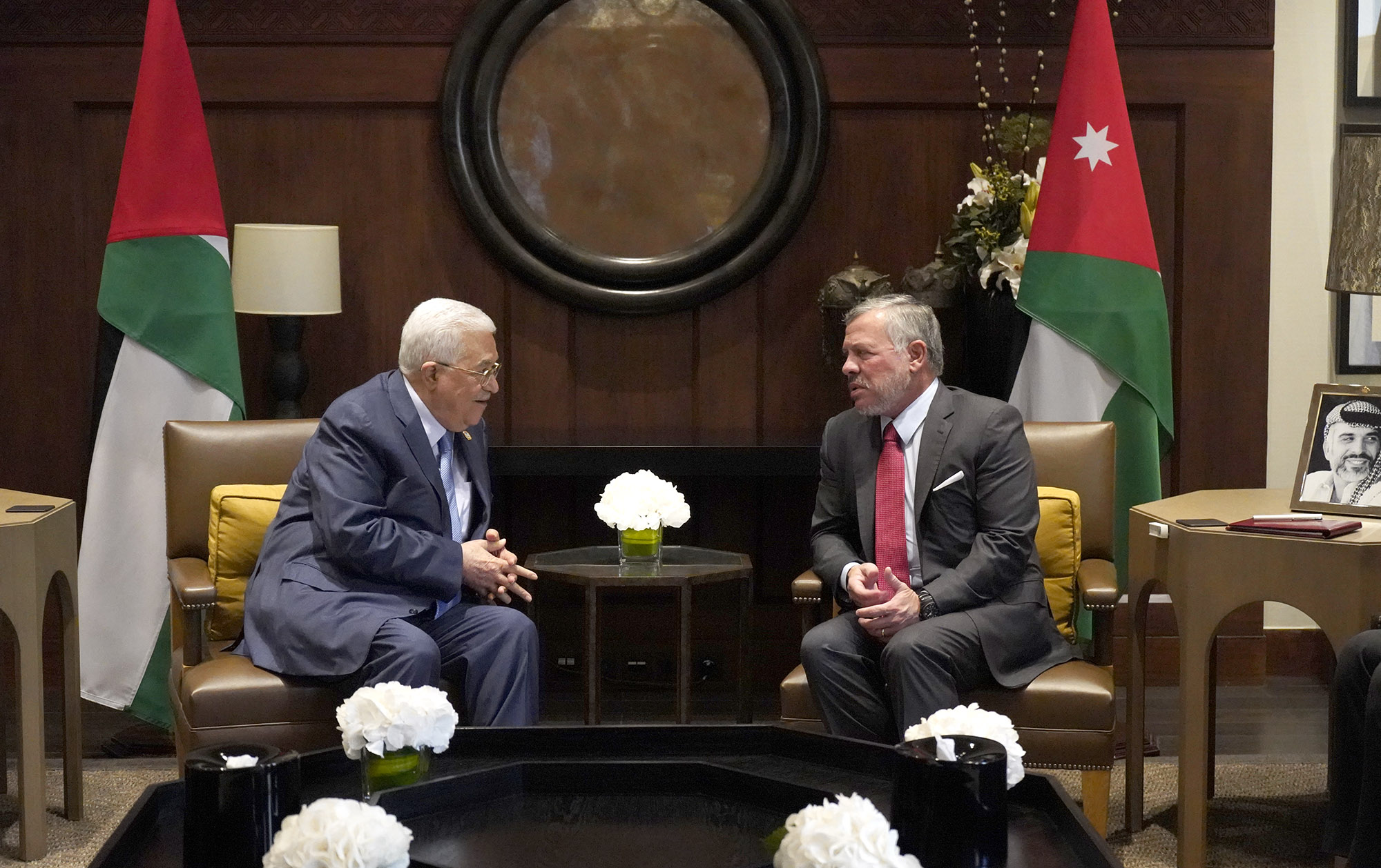 King holds talks with Palestinian president 