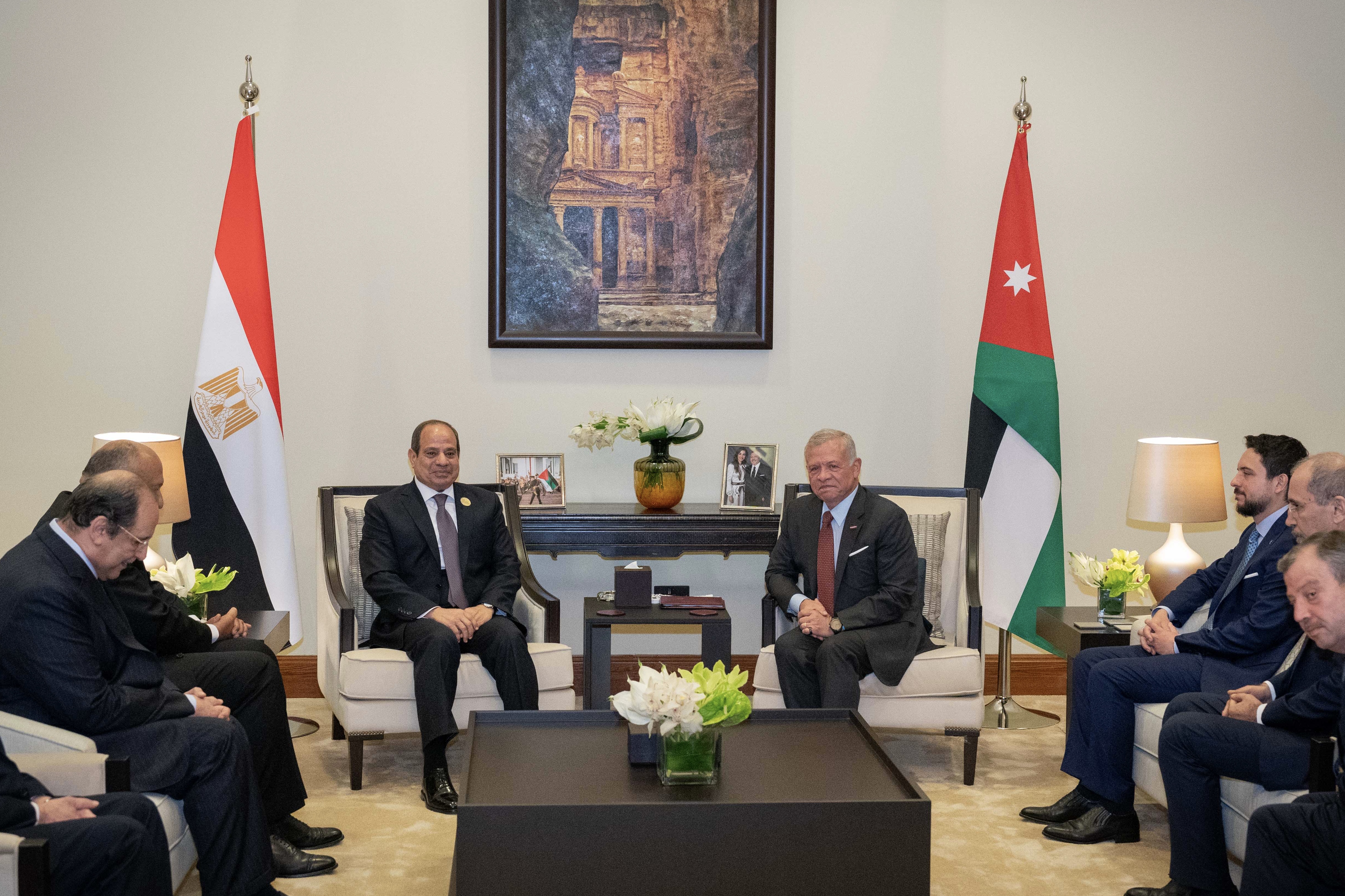 King meets Egypt president, urges translating outcomes of Gaza conference into action