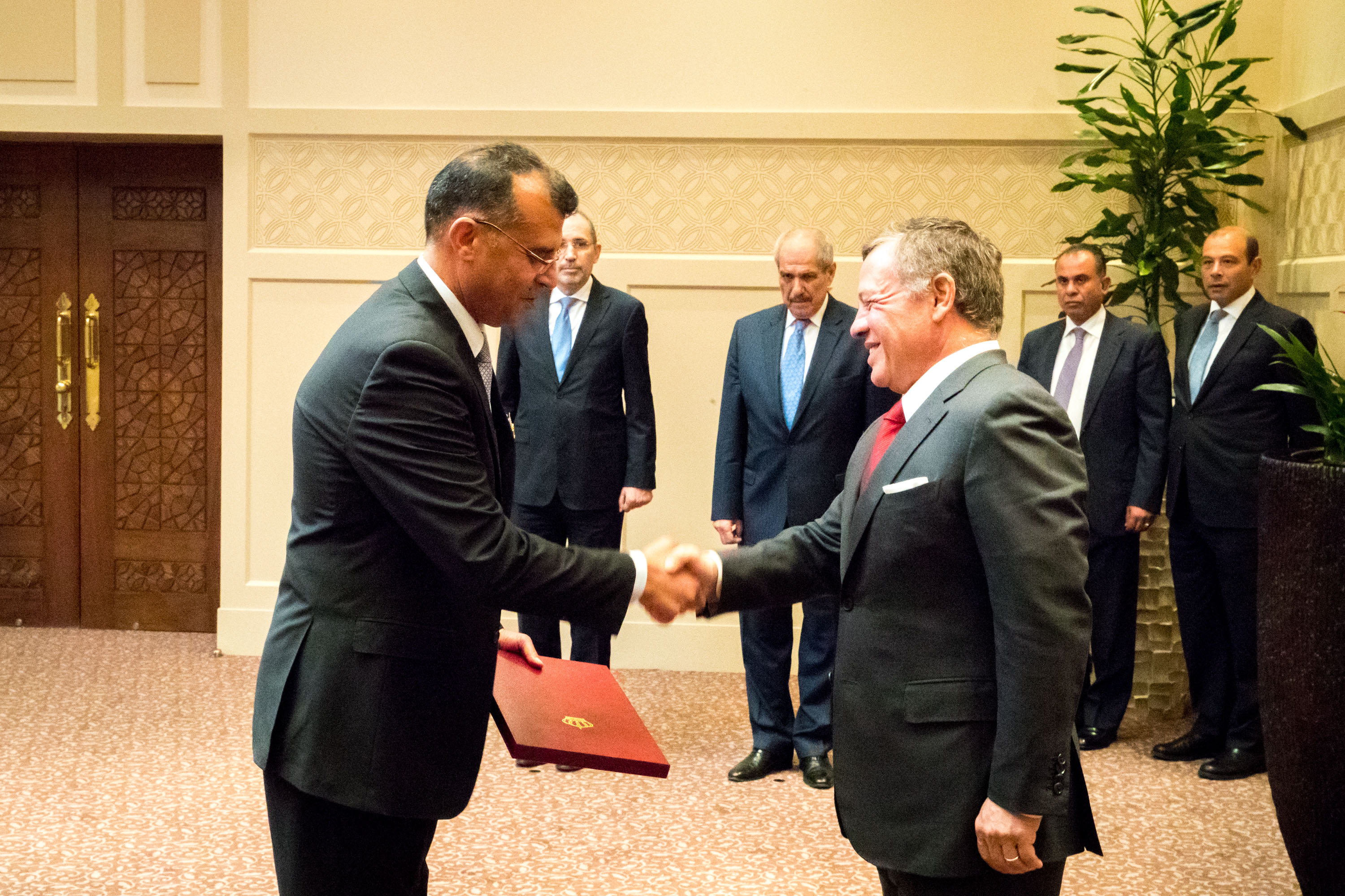 King swears in Jordan&rsquo;s ambassador to Malaysia