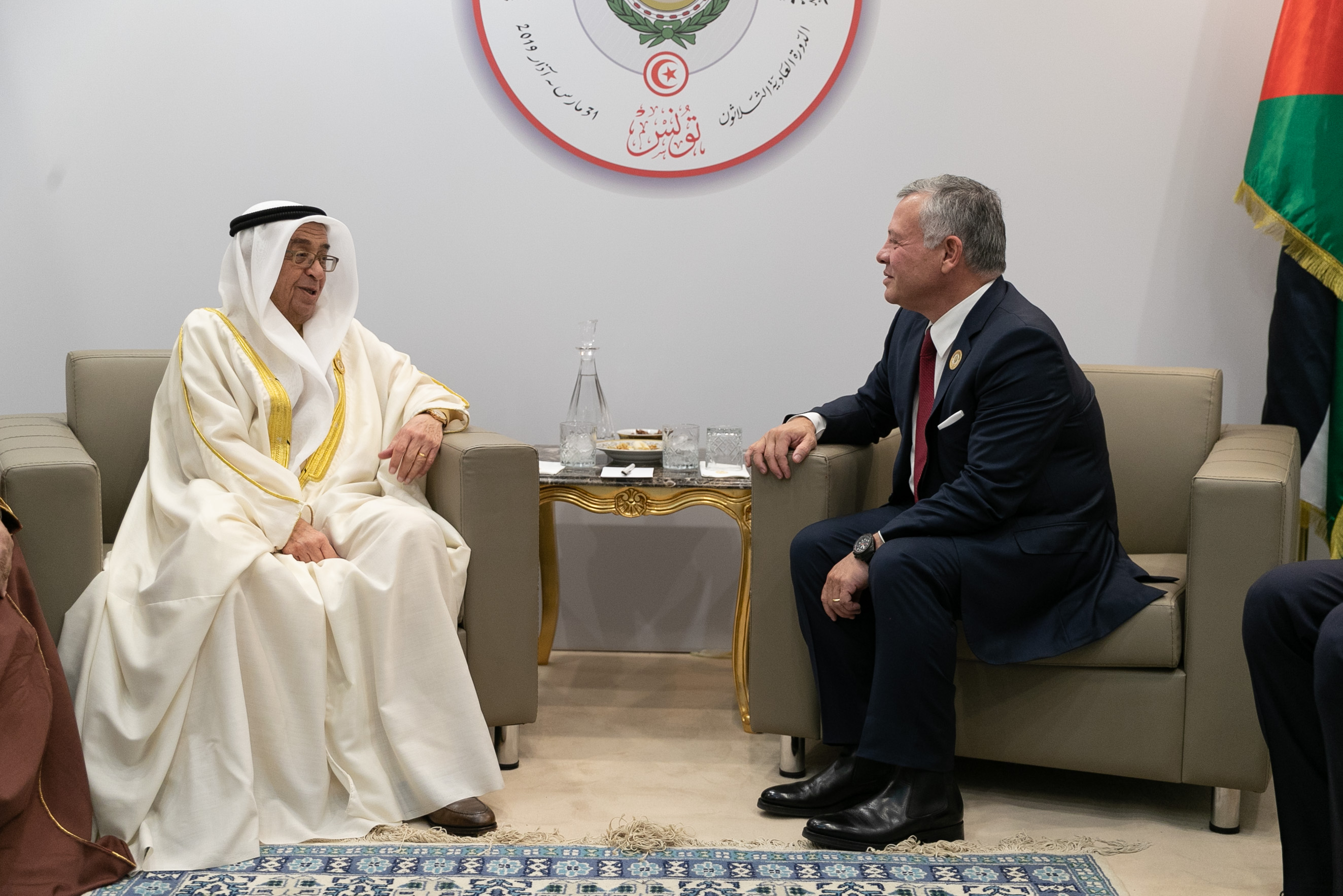 الملك يلتقي نائب رئيس مجلس الوزراء البحريني