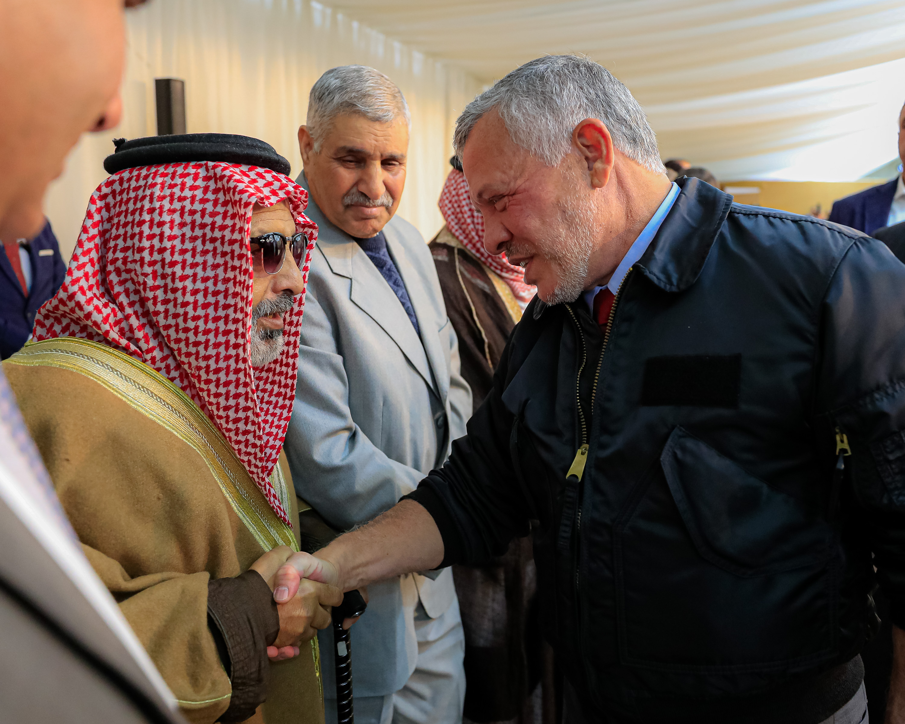 الملك يلتقي وجهاء وممثلي أبناء وبنات عشائر بني حميدة ضمن سلسلة لقاءات "مجلس بسمان"