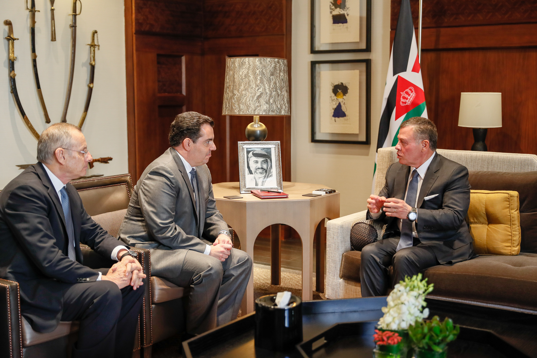 King meets with Cypriot defence minister