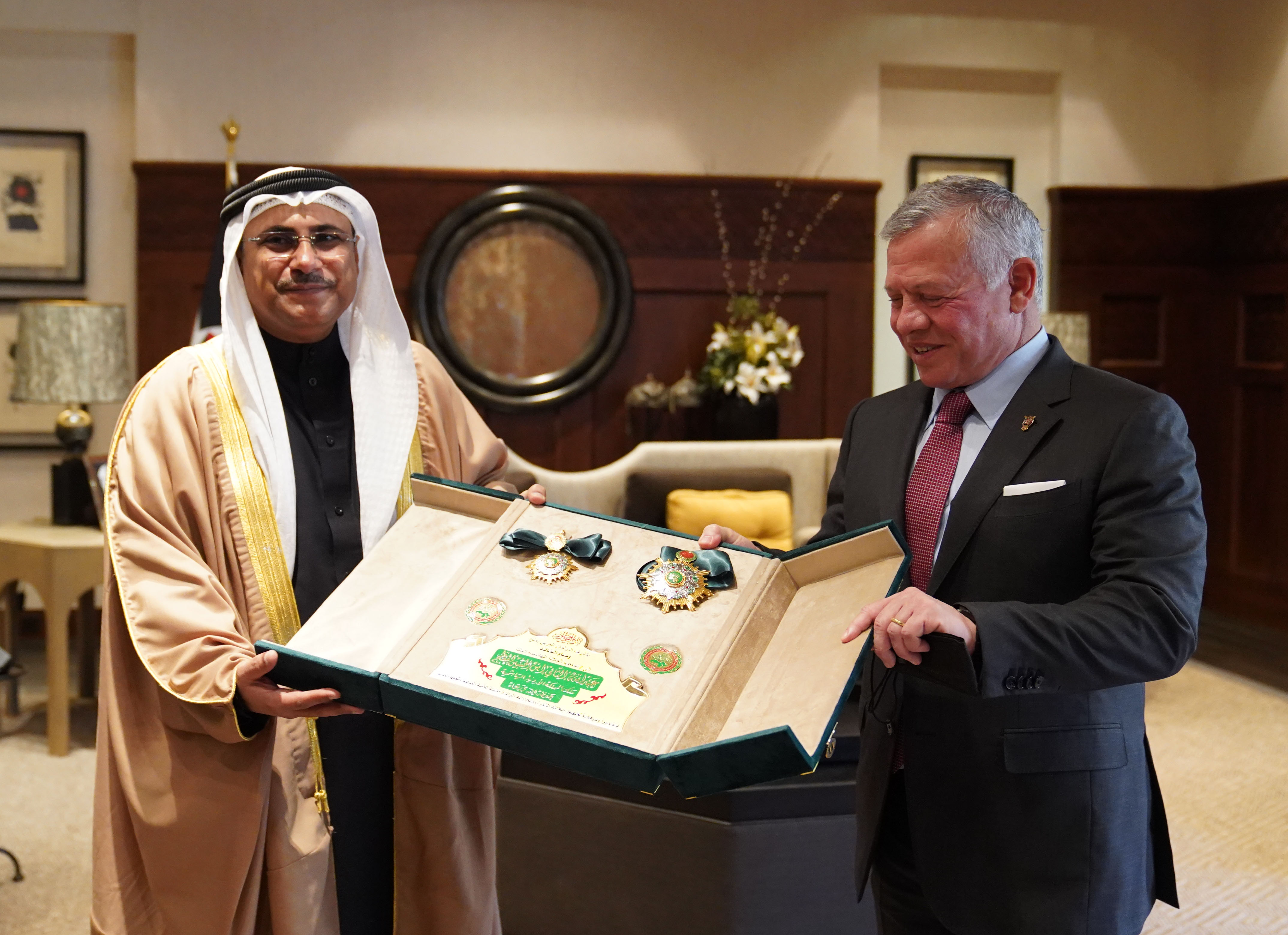 الملك يستقبل رئيس البرلمان العربي