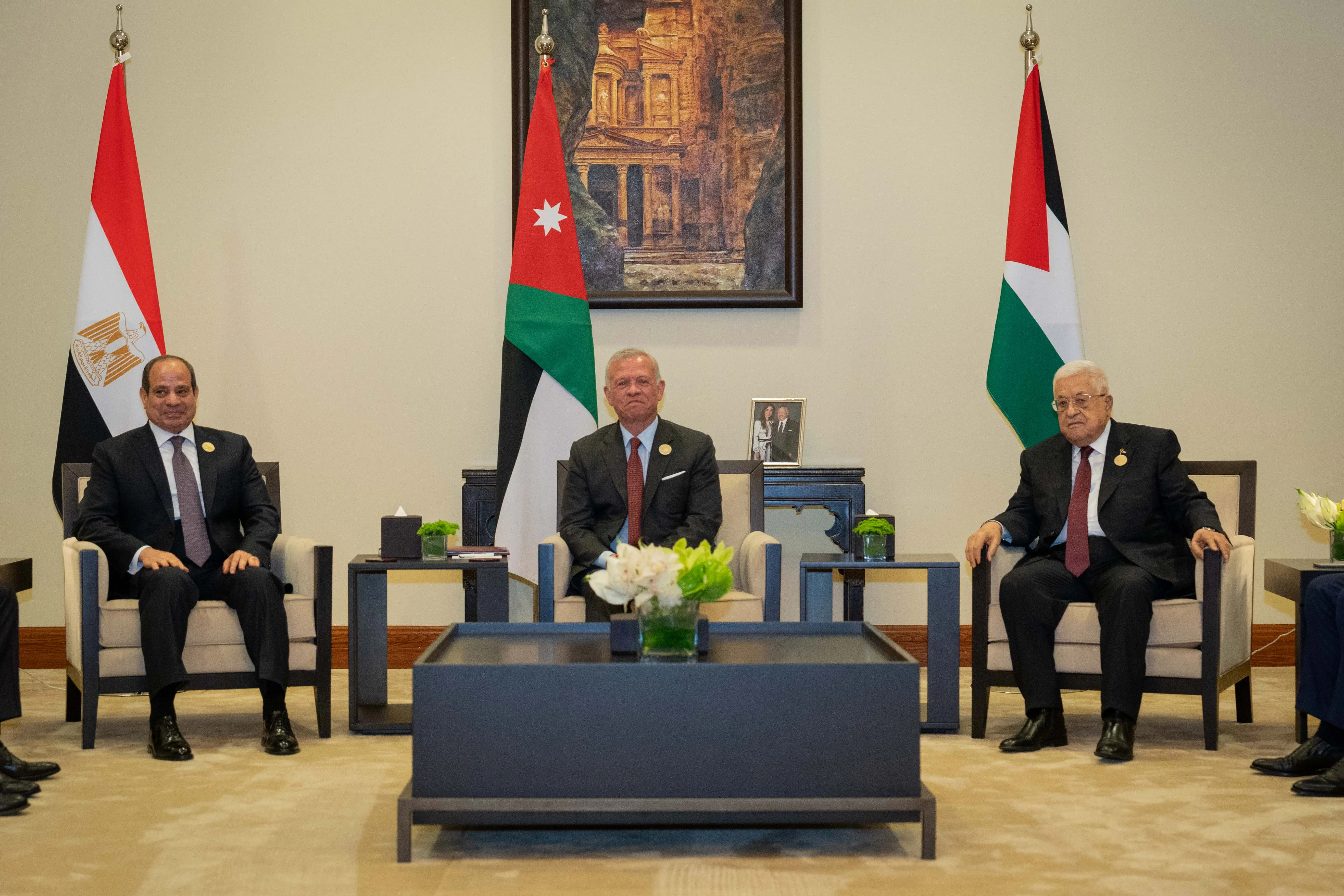King, Egyptian, Palestinian presidents hold coordination meeting
