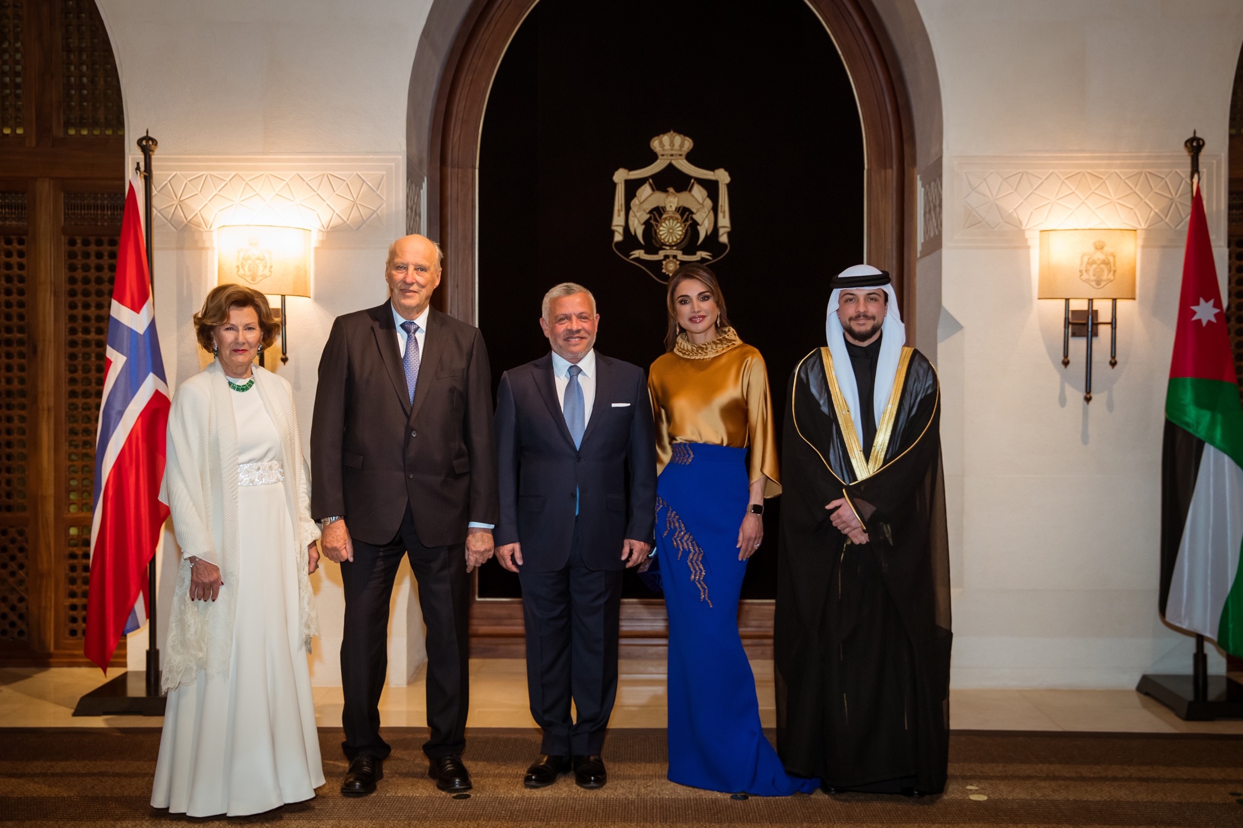 الملك والملكة يقيمان مأدبة عشاء رسمية تكريما للملك هارالد الخامس والملكة سونيا
