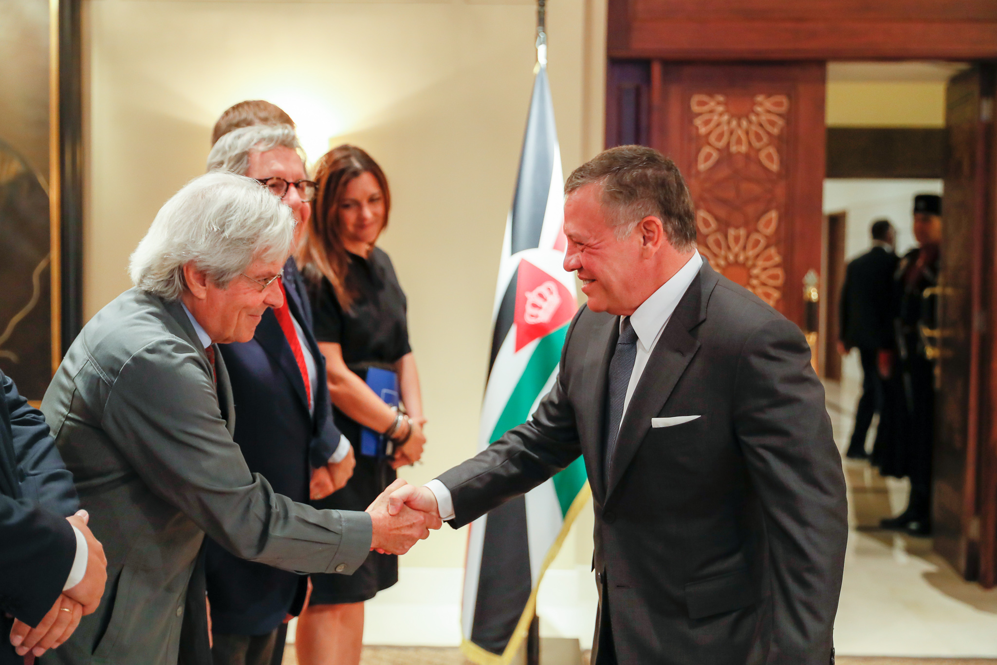 King receives delegation from European Parliament