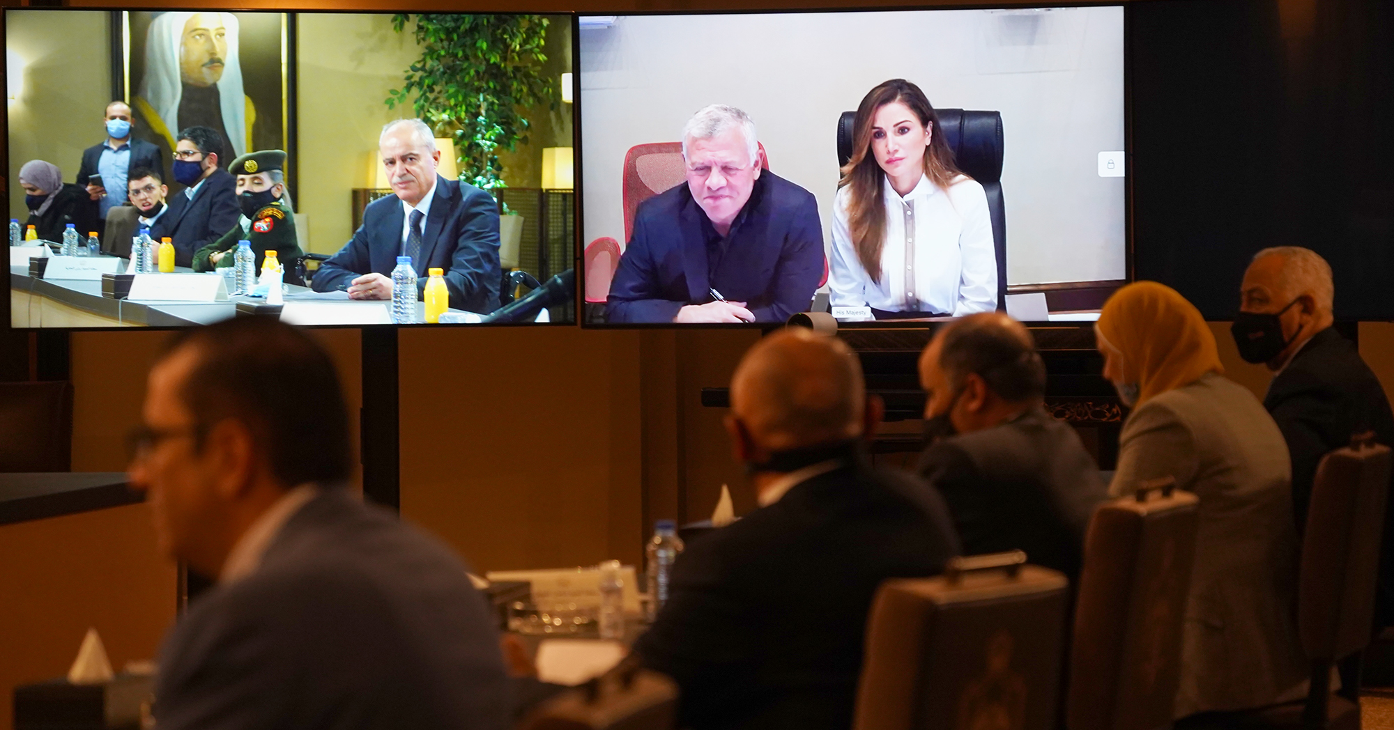 الملك يلتقي بأشخاص ذوي إعاقة ويشيد بنجاحاتهم وإنجازاتهم