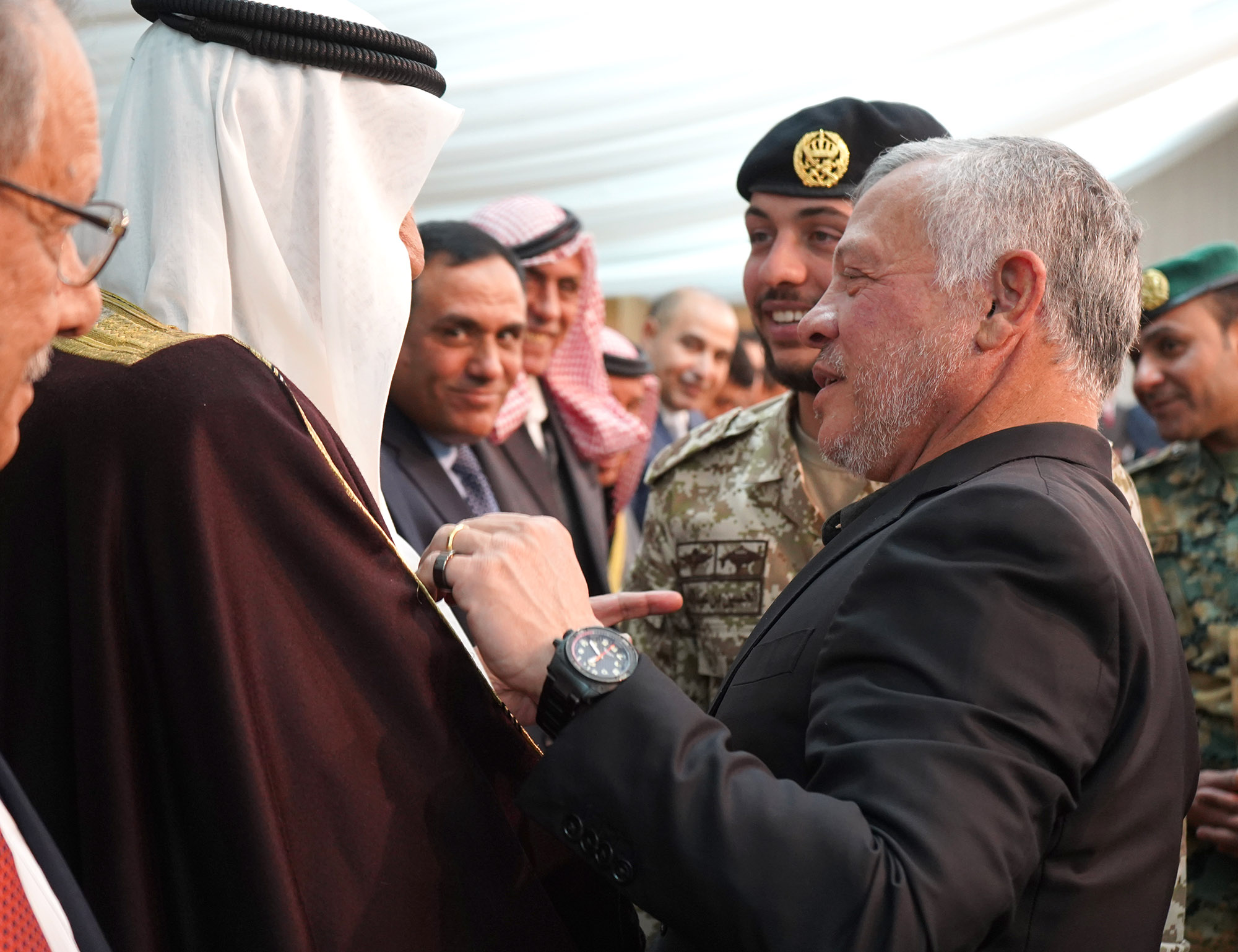 الملك يلتقي وجهاء وممثلي أبناء وبنات عشائر عباد ضمن سلسلة لقاءات مجلس بسمان