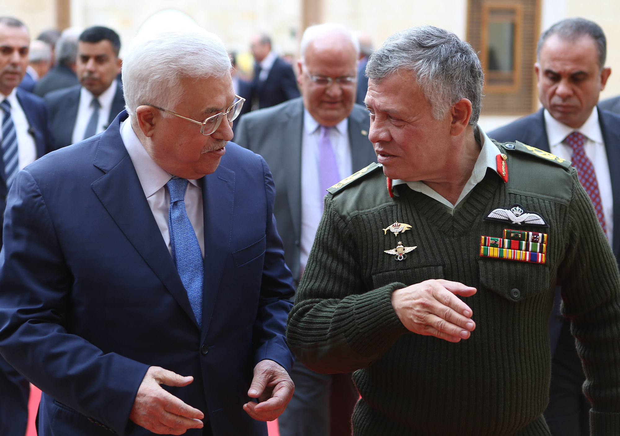 الملك يجري مباحثات مع الرئيس الفلسطيني في قصر الحسينية