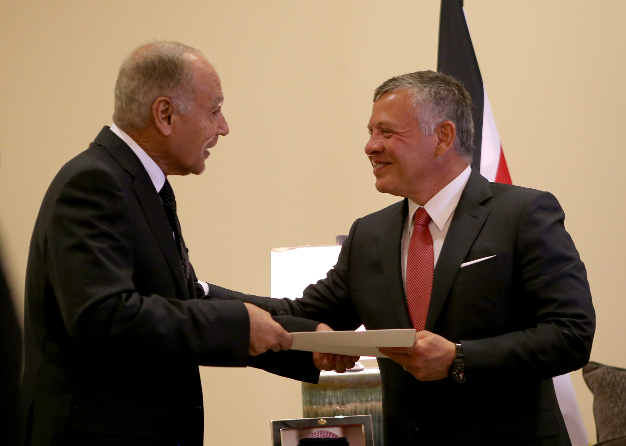 King receives Arab League secretary general