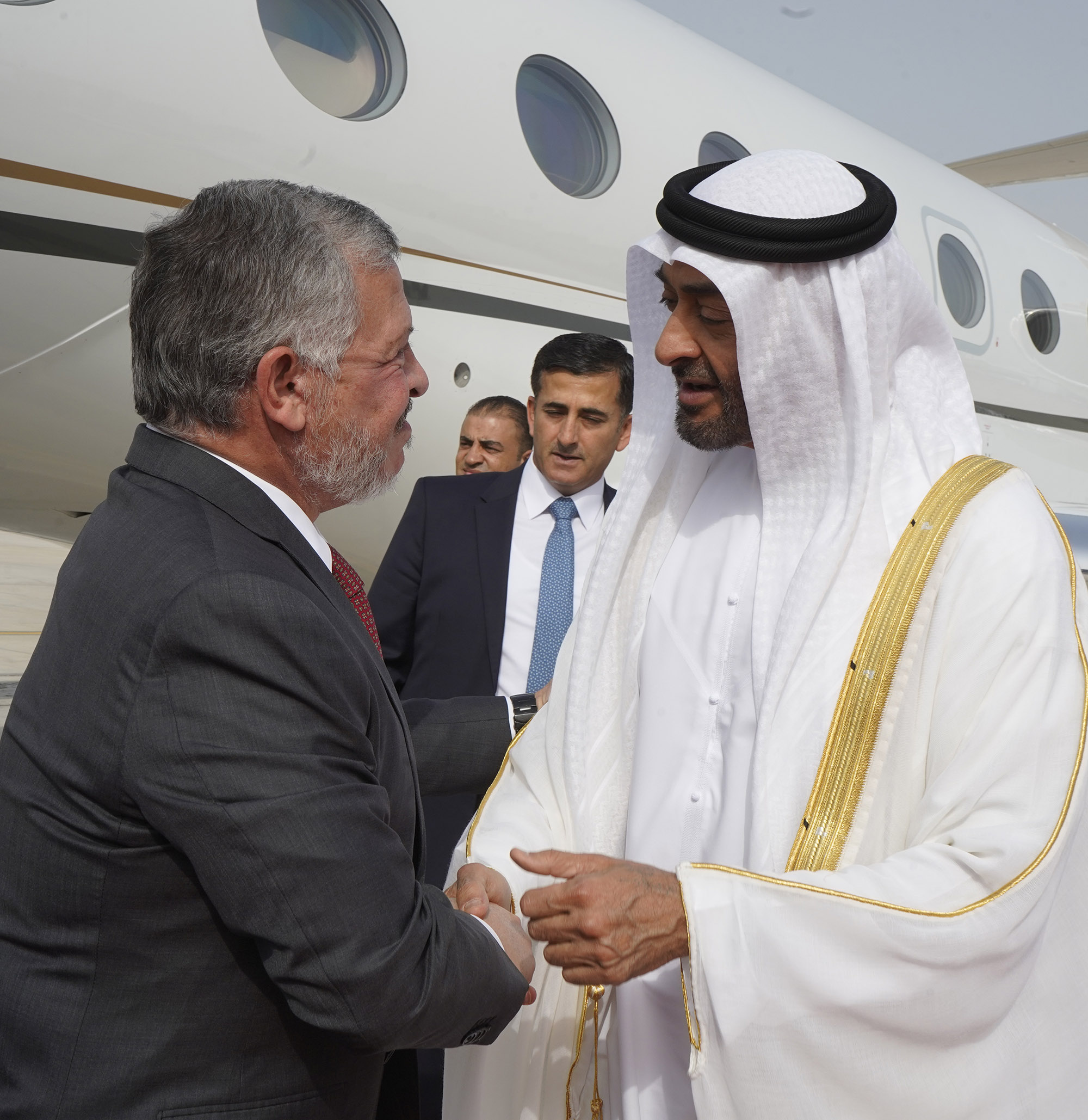 الملك يصل إلى أبوظبي