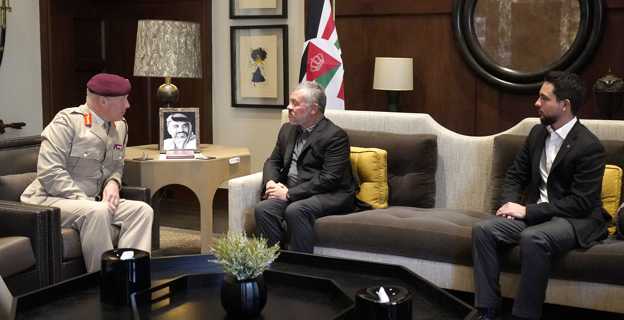 الملك يستقبل كبير مستشاري وزارة الدفاع البريطانية للشرق الأوسط