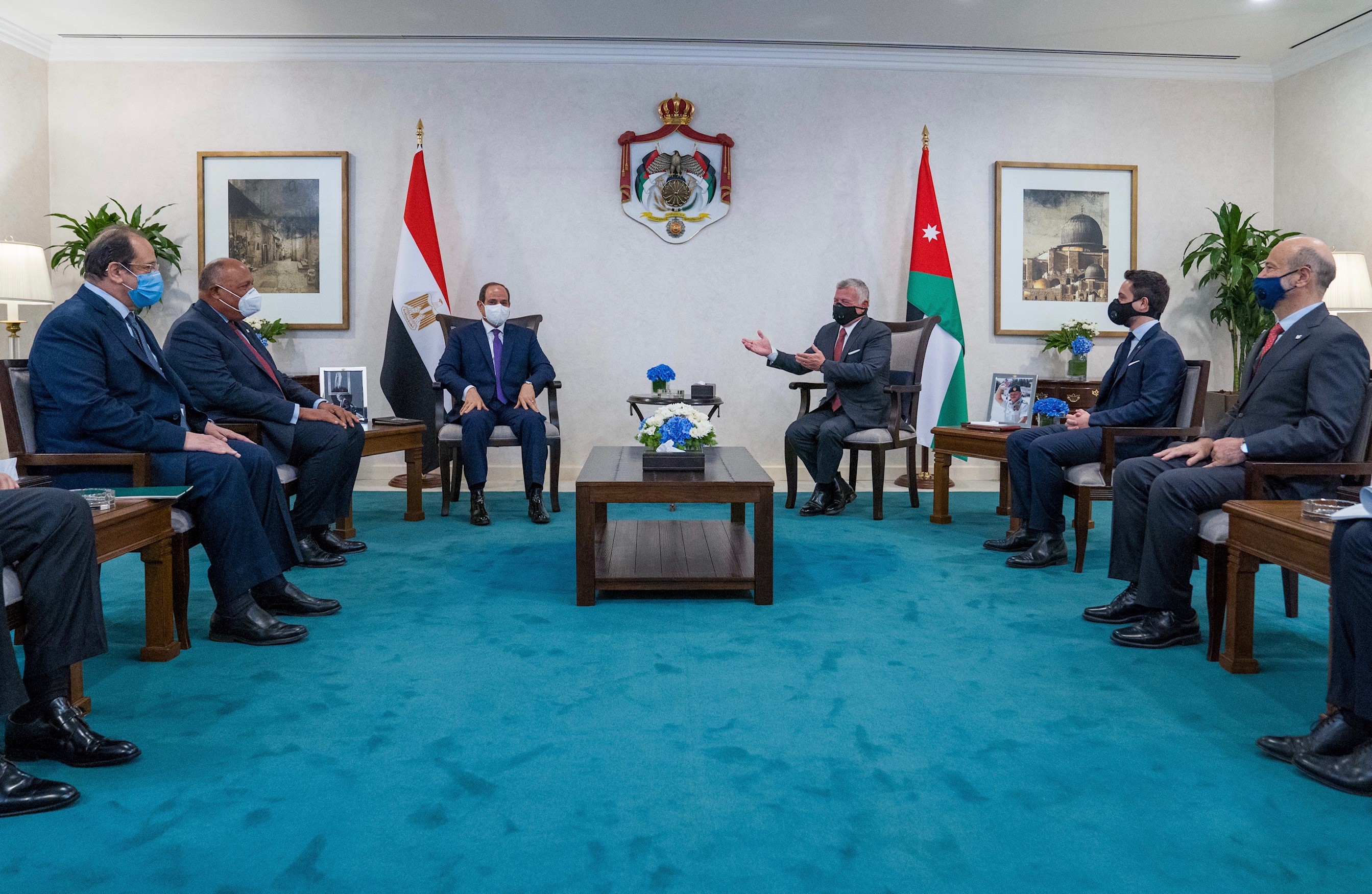 الملك يعقد لقاءين منفصلين مع الرئيس المصري ورئيس الوزراء العراقي