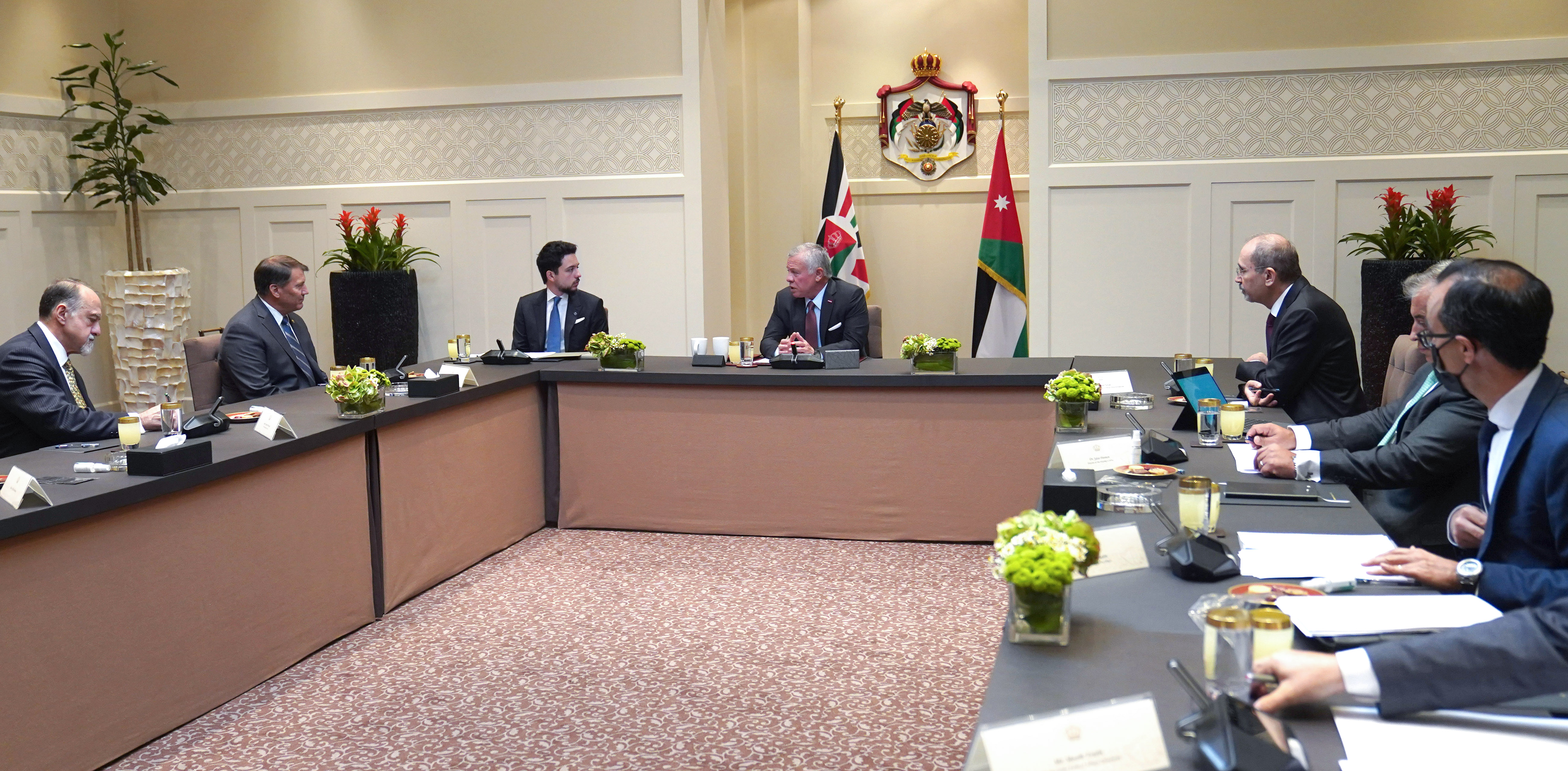 King receives US congressional delegation
