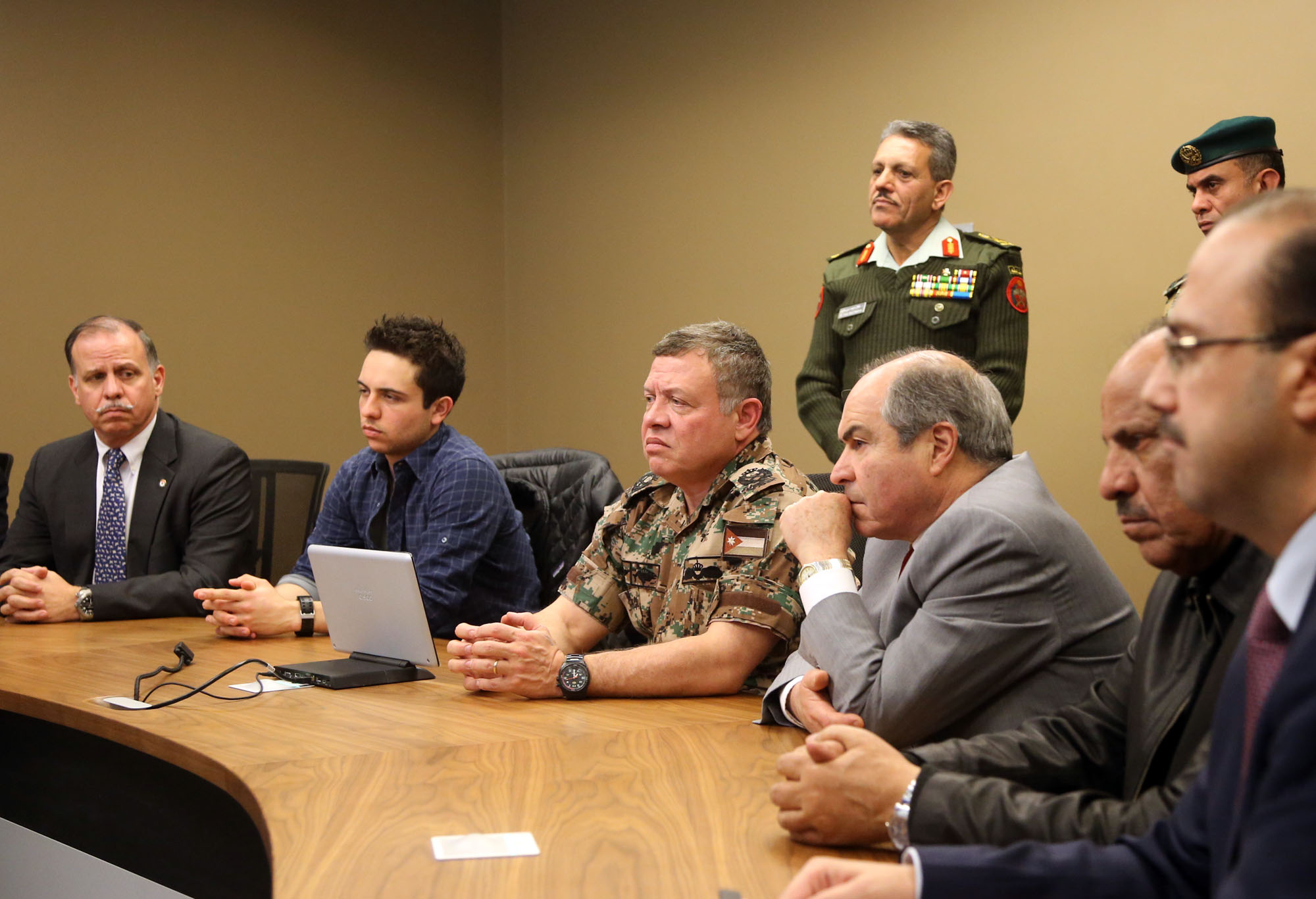 King chairs meeting to follow up on events in Karak