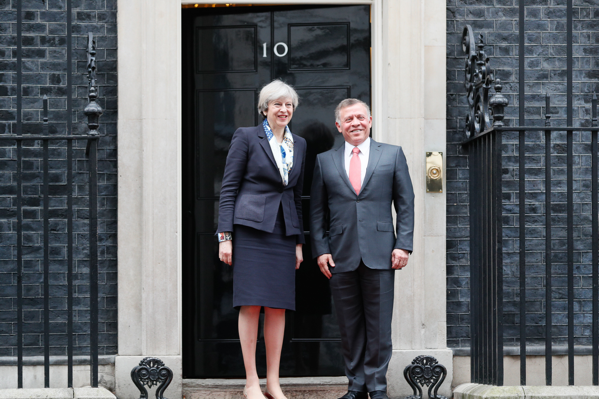 King holds talks with British PM