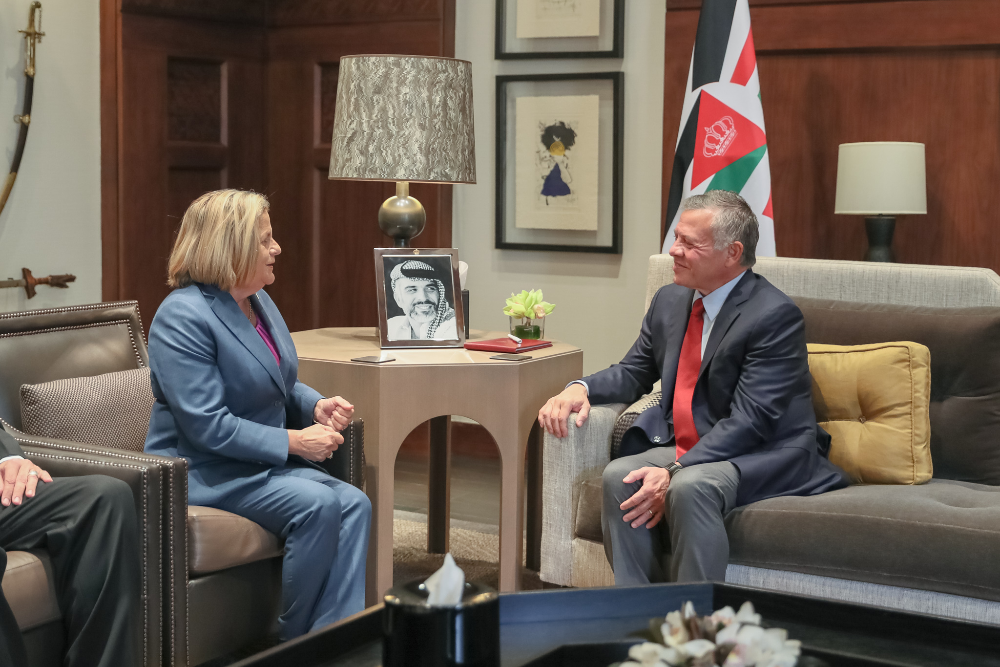 الملك يستقبل&nbsp;رئيسة اللجنة الفرعية للشؤون الخارجية لمنطقة الشرق الأوسط وشمال إفريقيا في مجلس النواب الأمريكي